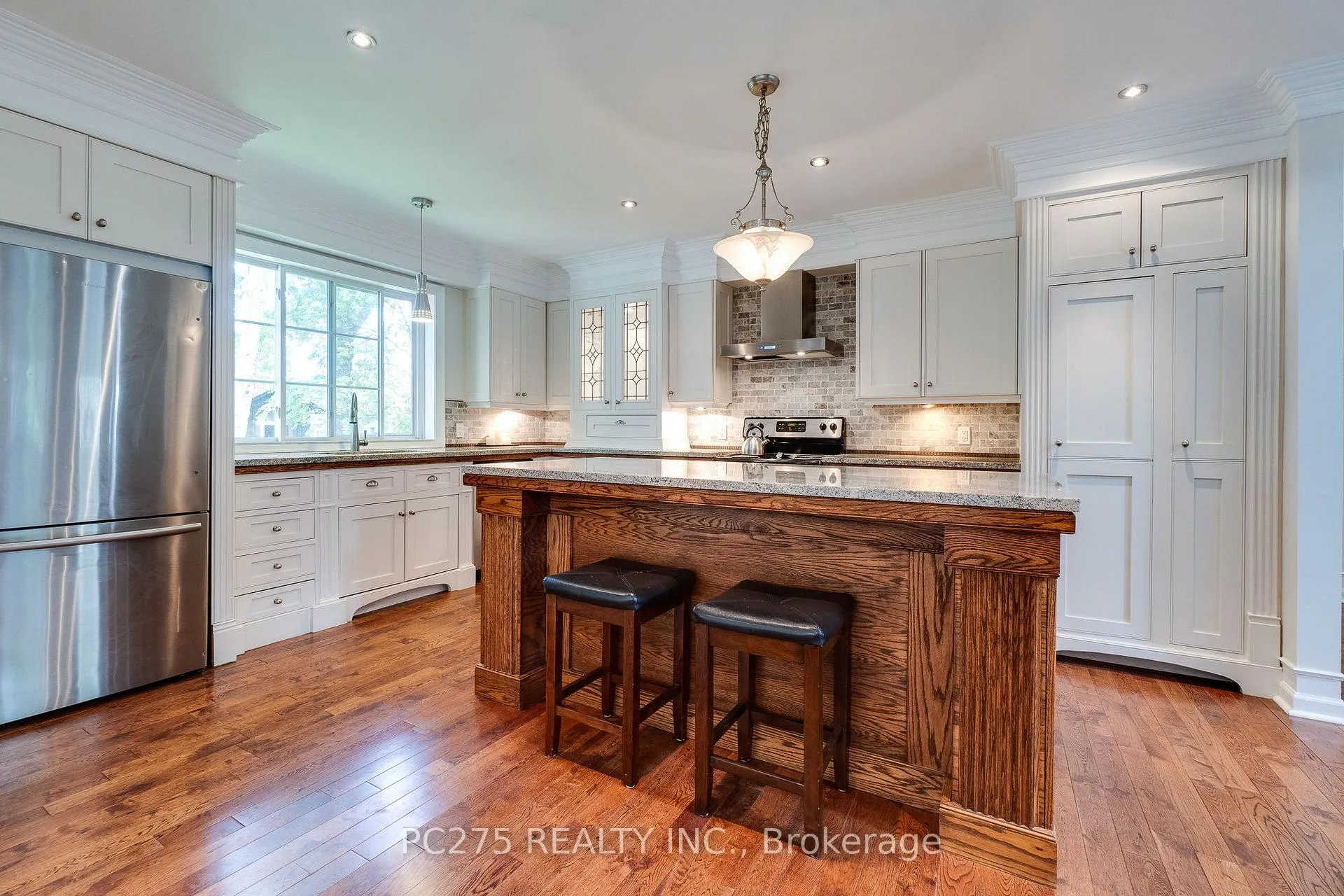 Photo 21 of 23 Mactavesh Crescent, Bluewater, Bayfield — HOMEH