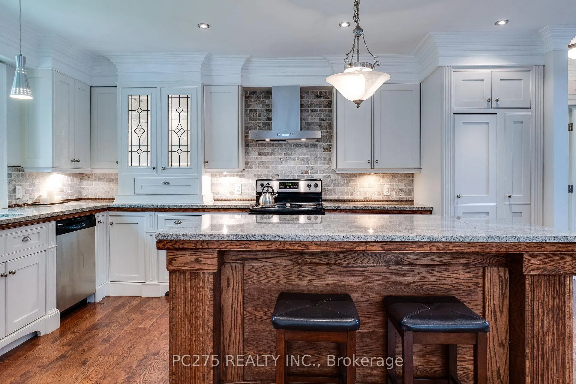 Photo 24 of 23 Mactavesh Crescent, Bluewater, Bayfield — HOMEH