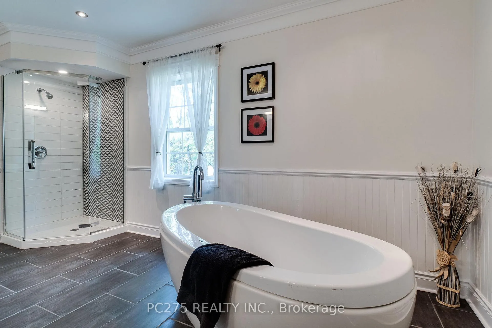 Photo 45 of 23 Mactavesh Crescent, Bluewater, Bayfield — HOMEH