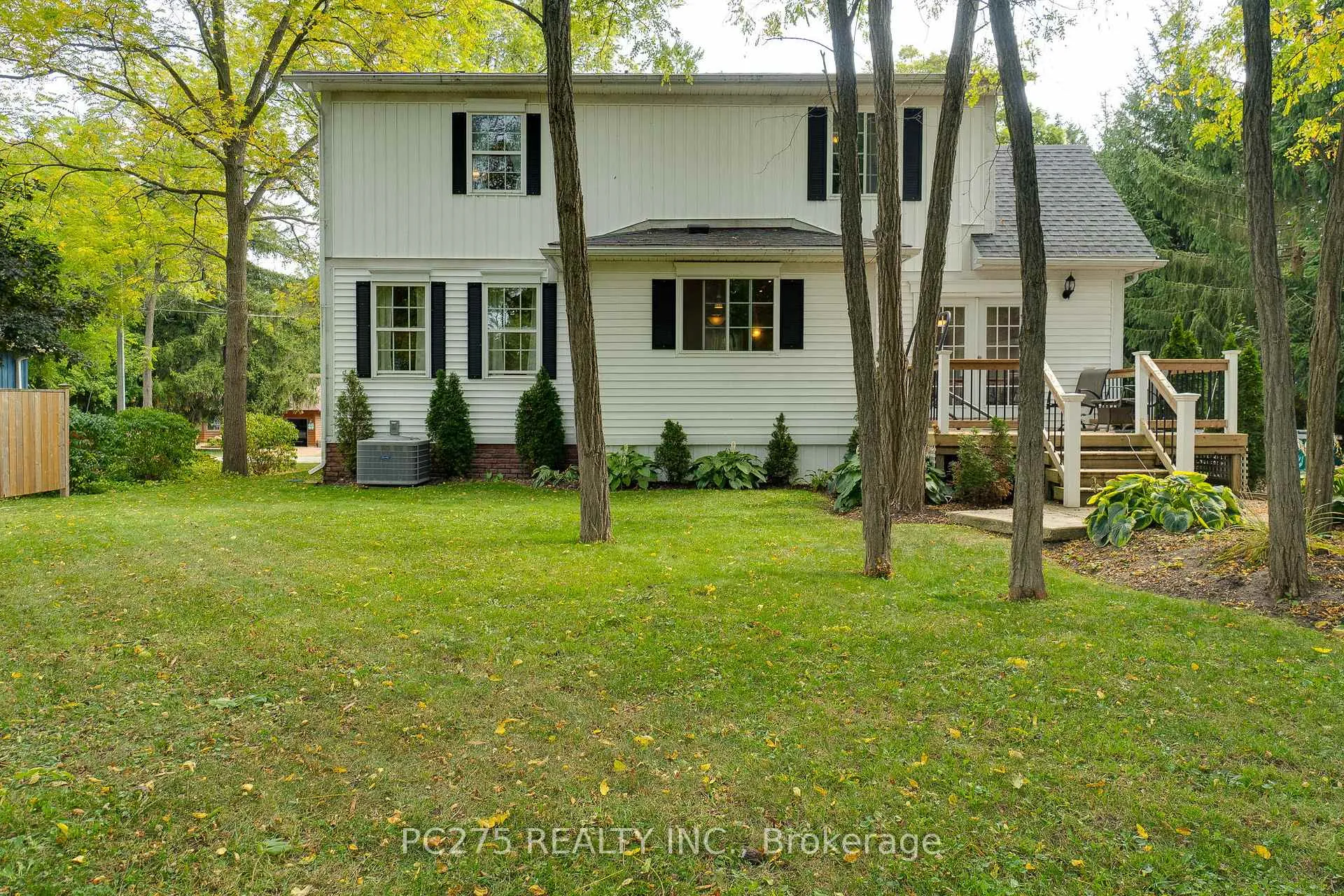 Photo 53 of 23 Mactavesh Crescent, Bluewater, Bayfield — HOMEH