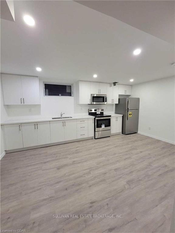 Photo 4 of Unit B, 385 Beechdrops Drive, Waterloo — HOMEH