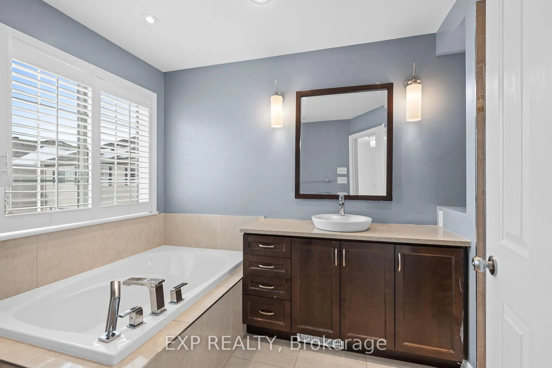 Photo 54 of 552 Ashbourne Crescent, Ottawa, Barrhaven - Stonebridge — HOMEH