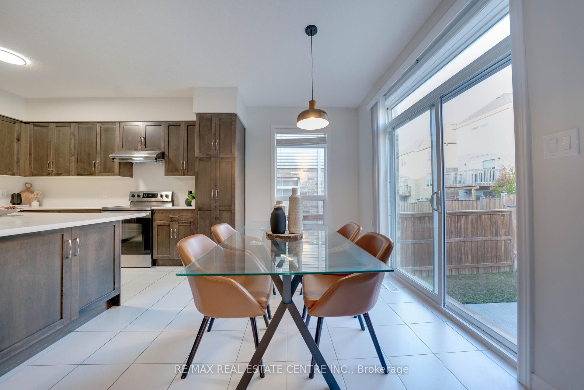Photo 10 of 408 Wild Calla Street, Waterloo, Vista Hills — HOMEH