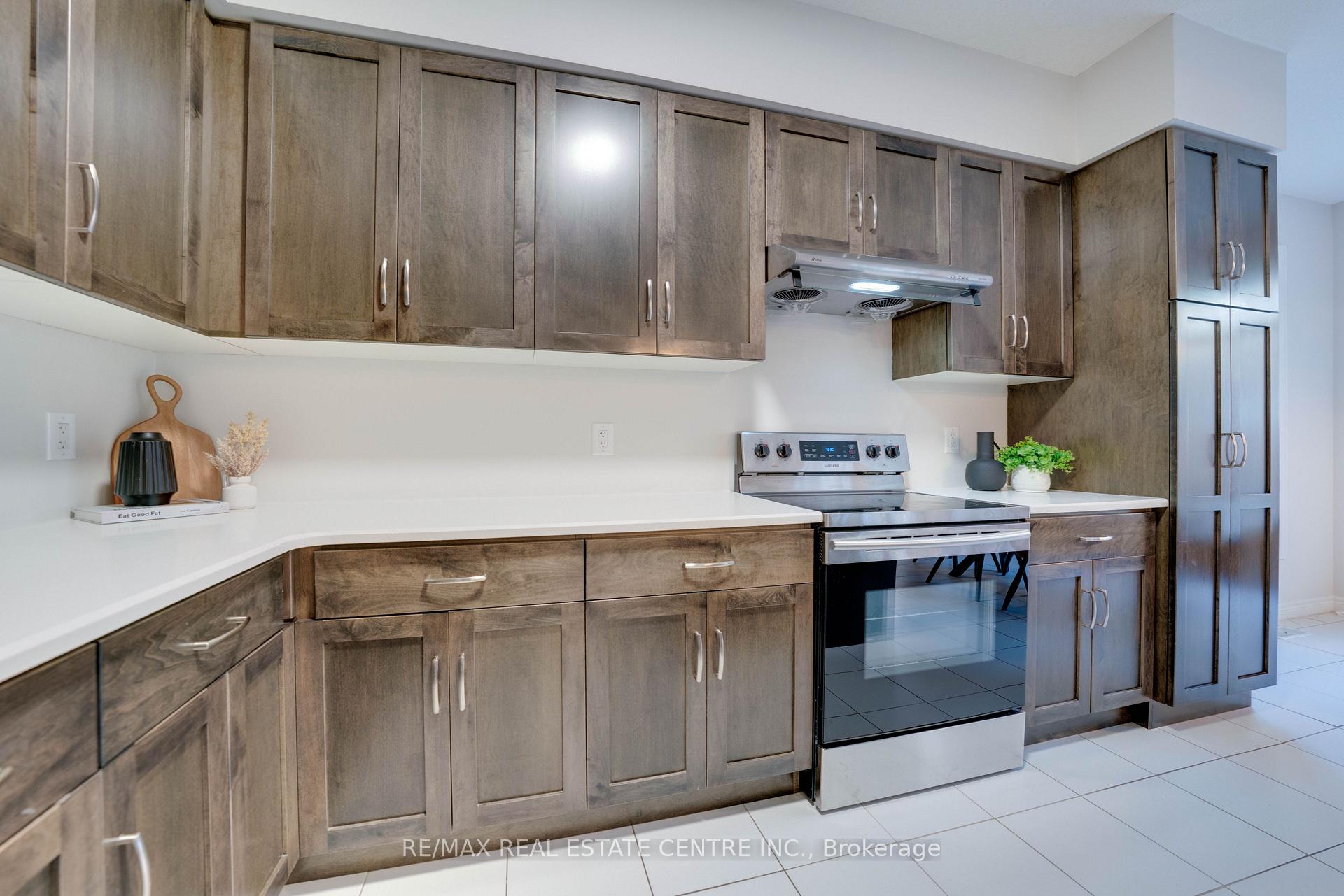 Photo 13 of 408 Wild Calla Street, Waterloo, Vista Hills — HOMEH
