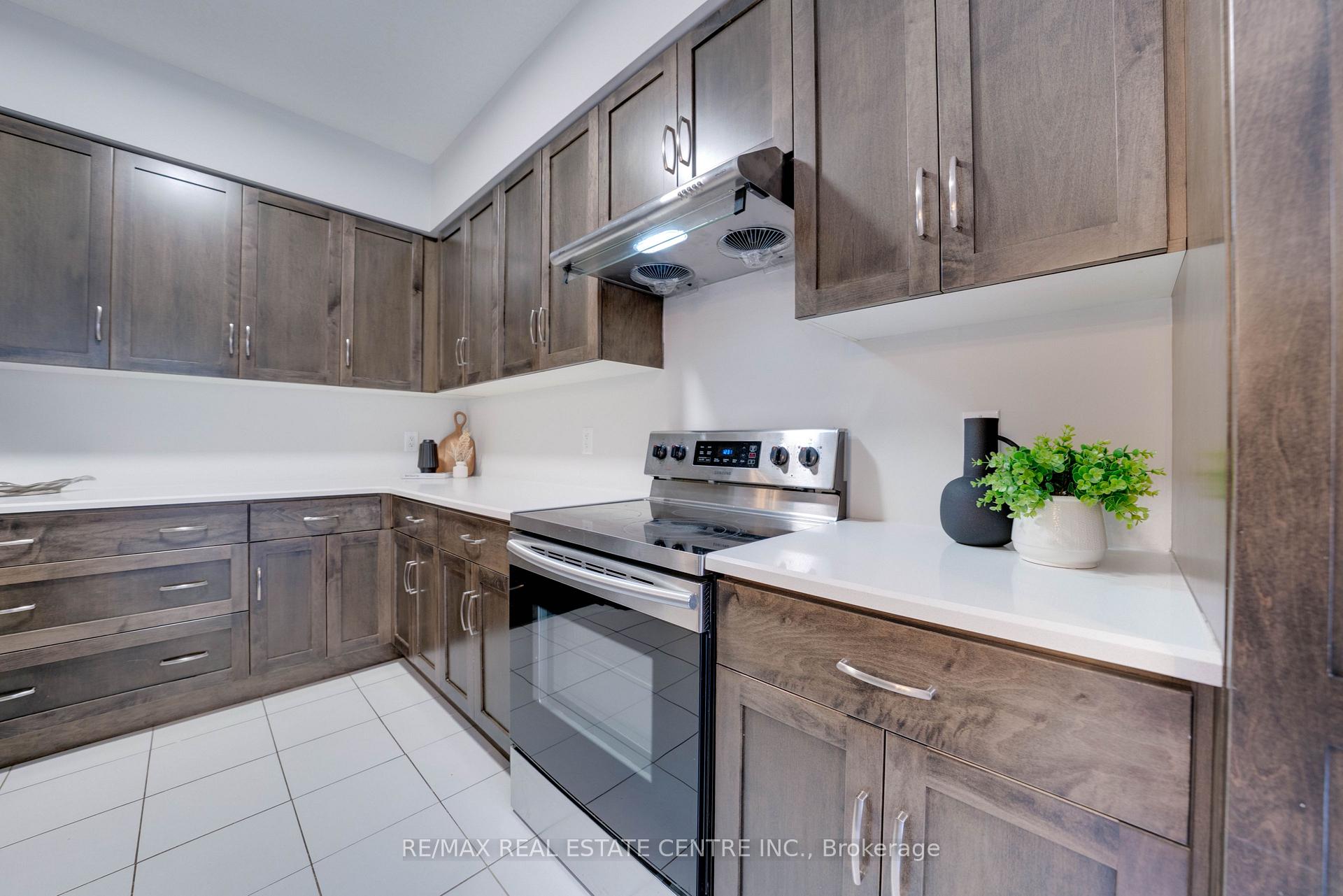 Photo 15 of 408 Wild Calla Street, Waterloo, Vista Hills — HOMEH