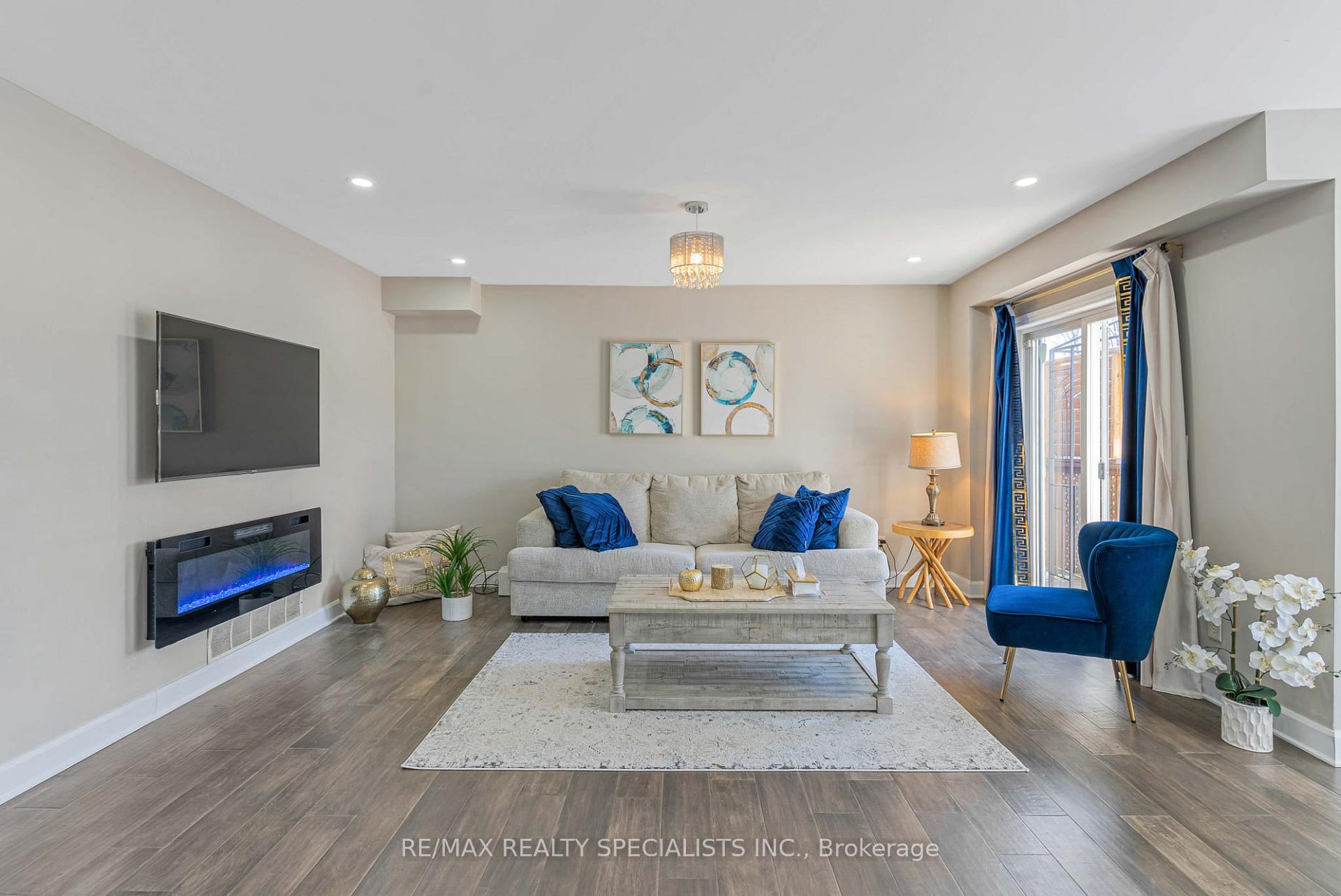 Photo 6 of Unit UPPER, 688 Brandenburg Boulevard, Waterloo — HOMEH