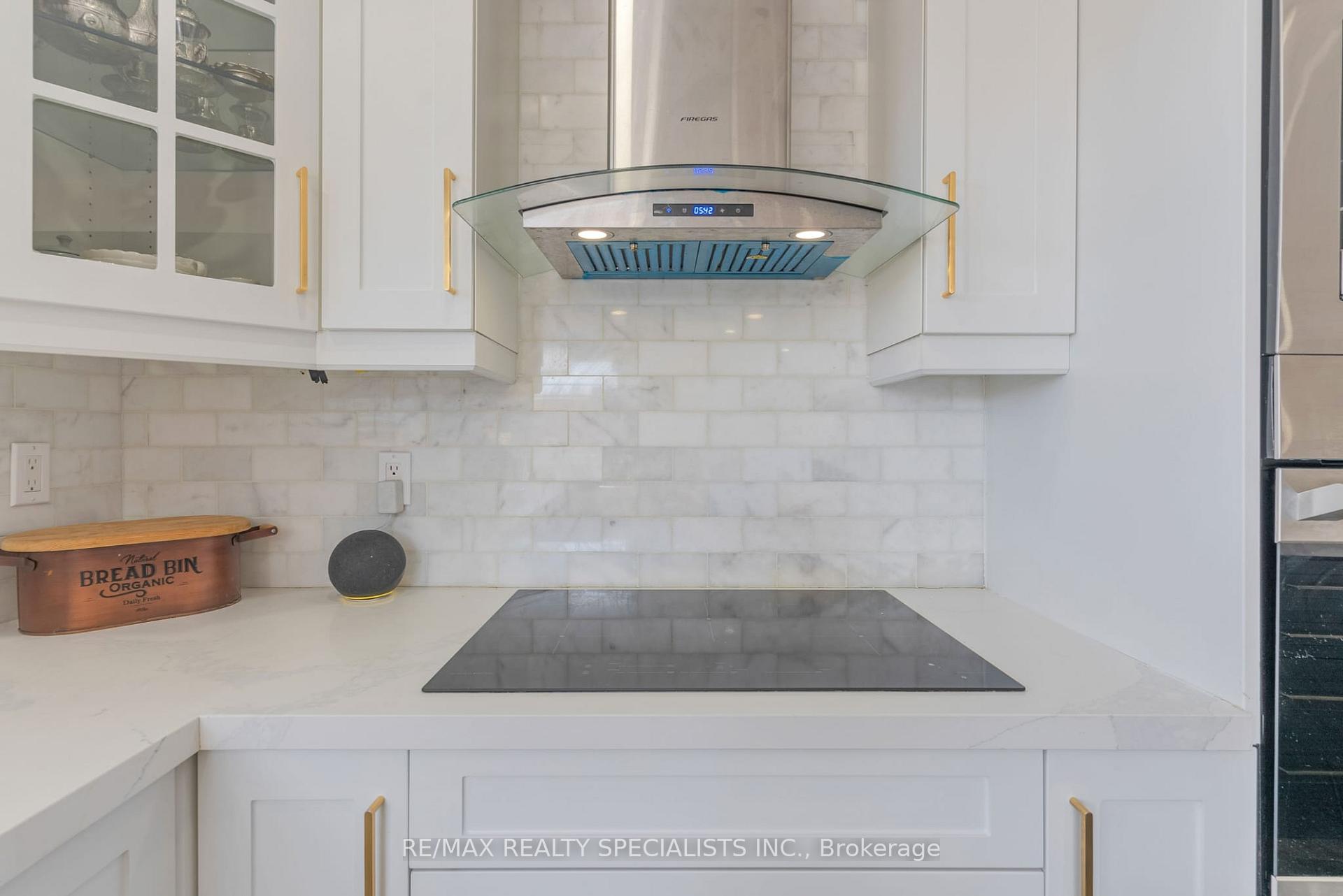 Photo 12 of Unit UPPER, 688 Brandenburg Boulevard, Waterloo — HOMEH