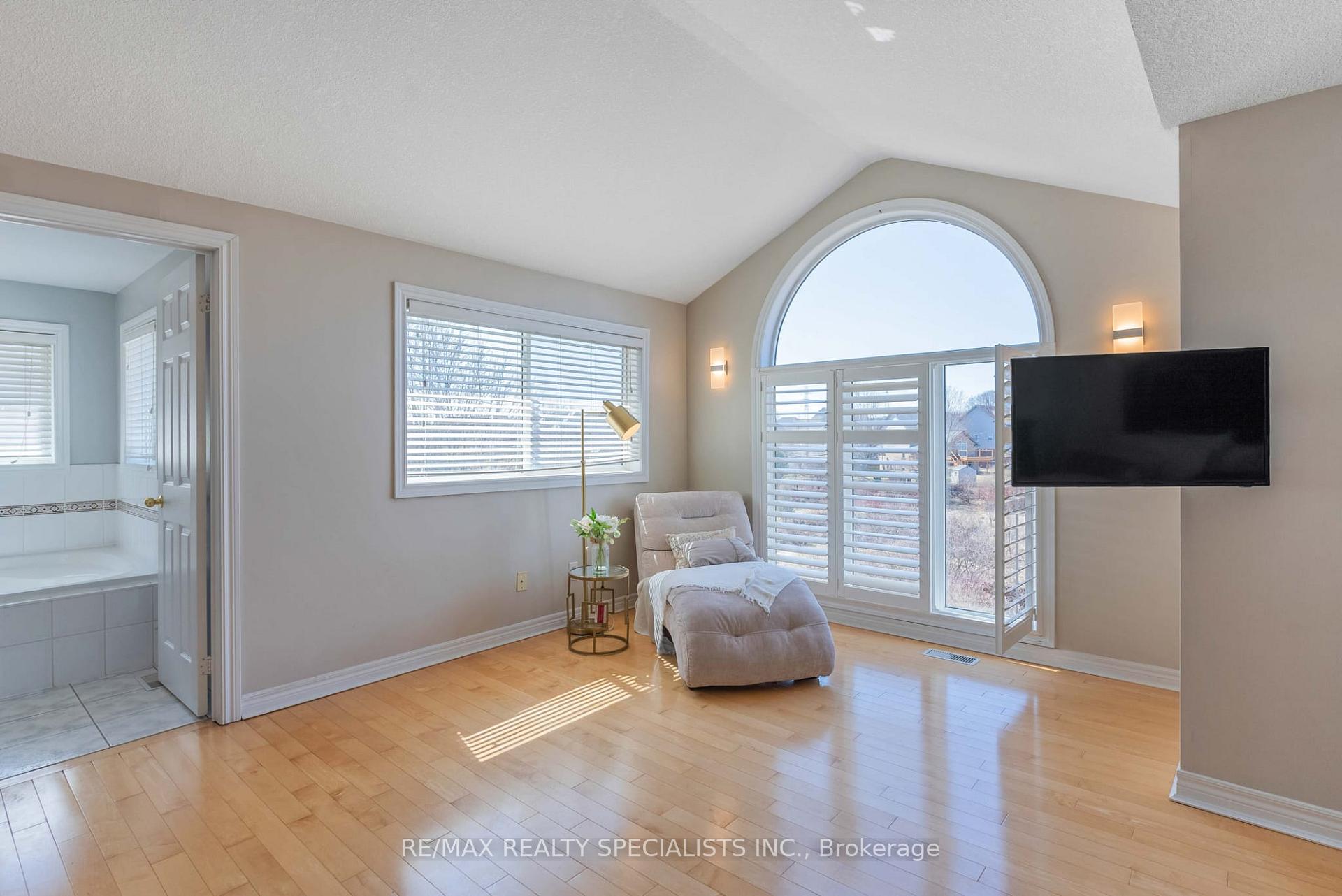 Photo 16 of Unit UPPER, 688 Brandenburg Boulevard, Waterloo — HOMEH