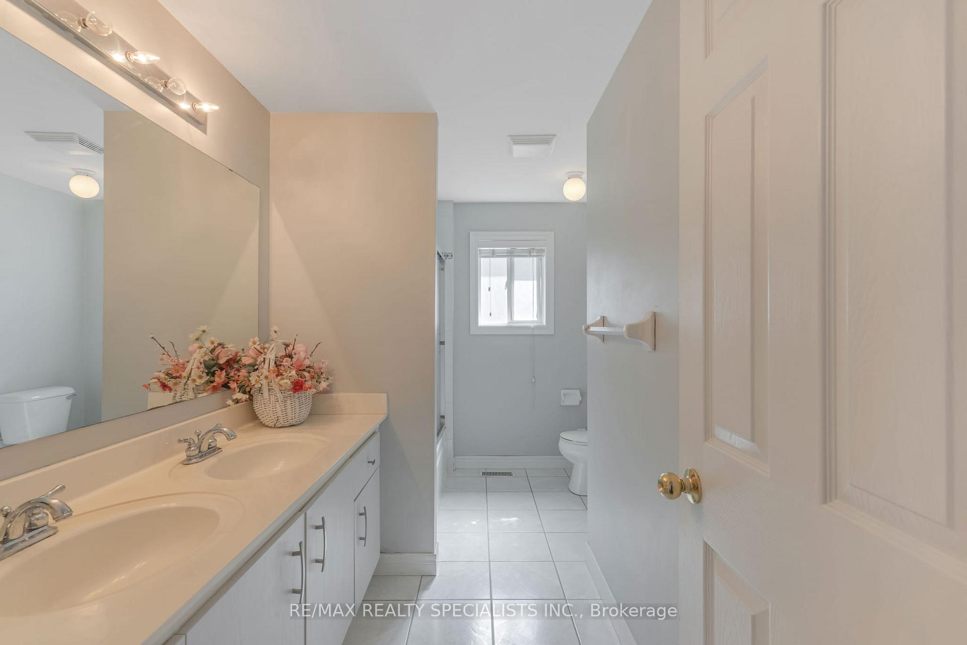 Photo 19 of Unit UPPER, 688 Brandenburg Boulevard, Waterloo — HOMEH