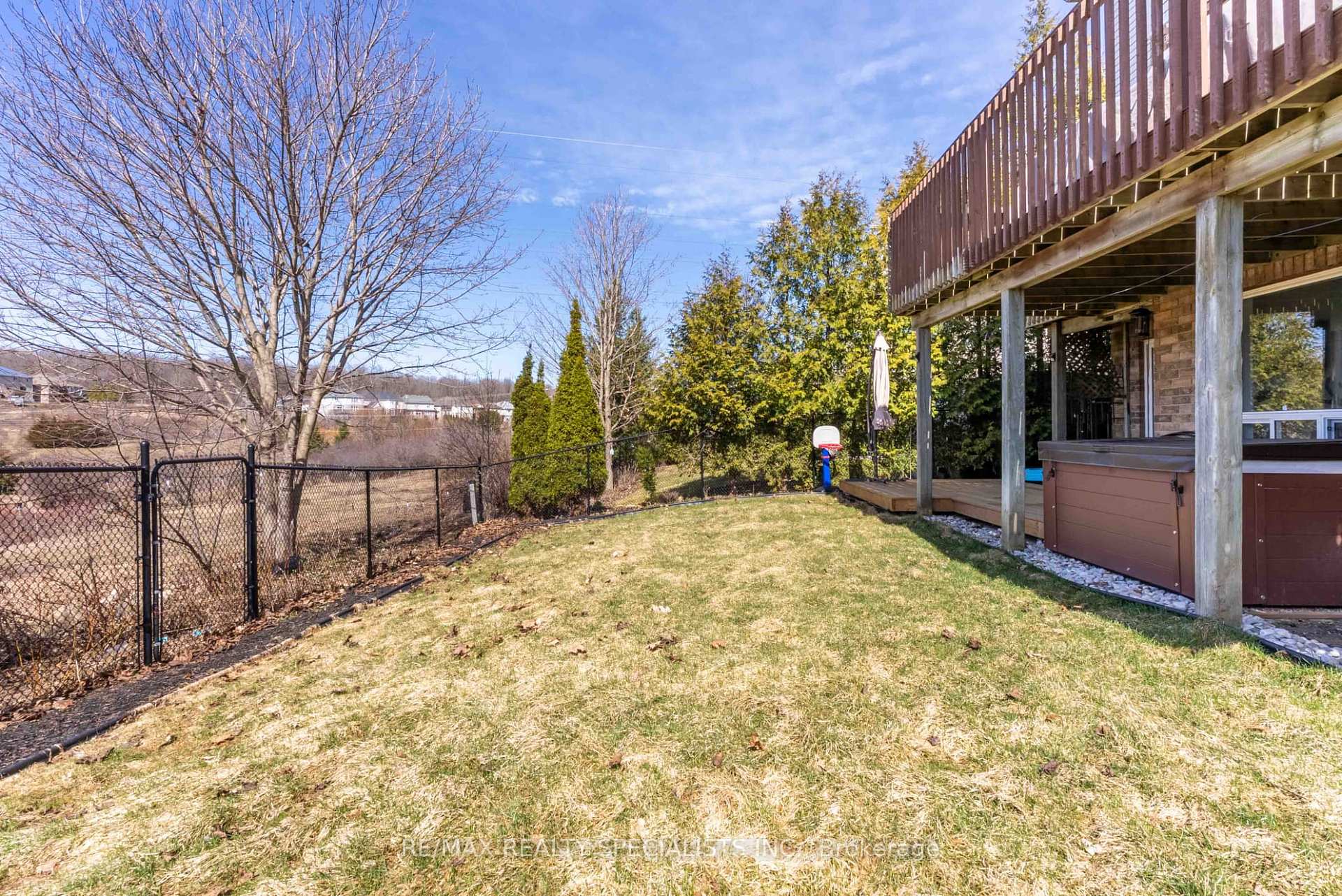 Photo 23 of Unit UPPER, 688 Brandenburg Boulevard, Waterloo — HOMEH