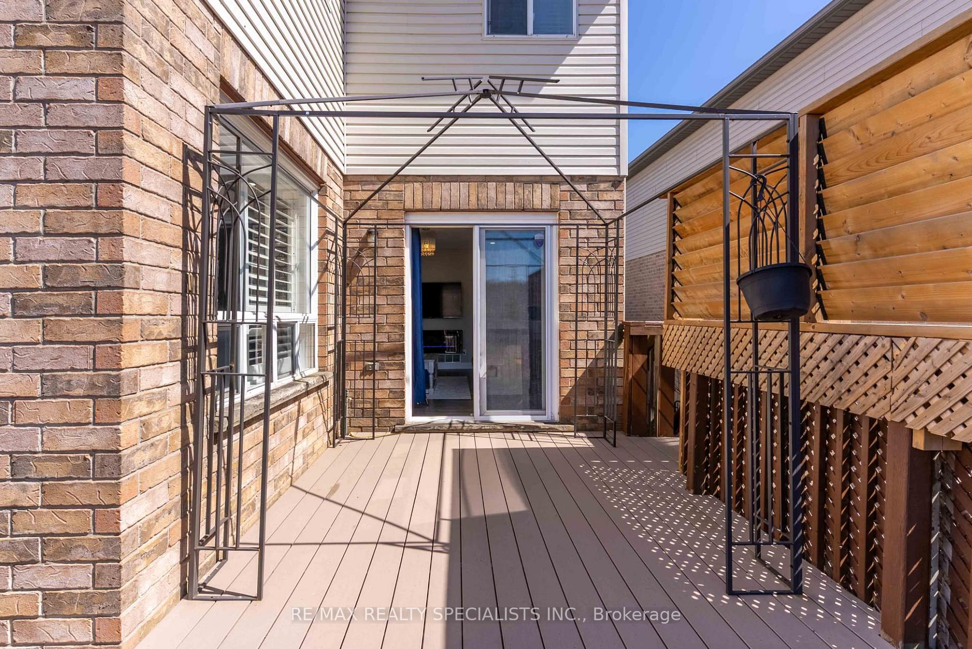 Photo 25 of Unit UPPER, 688 Brandenburg Boulevard, Waterloo — HOMEH