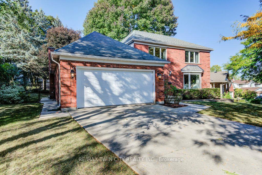 Photo 2 of 466 Kingsford Place, Waterloo — HOMEH