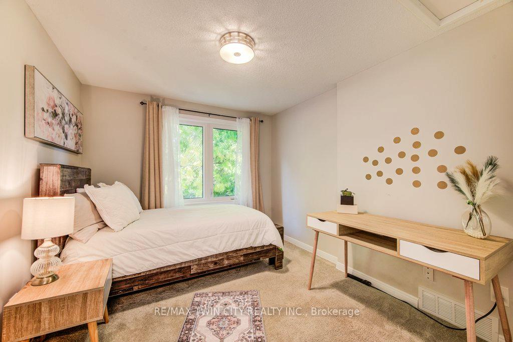 Photo 19 of 466 Kingsford Place, Waterloo — HOMEH