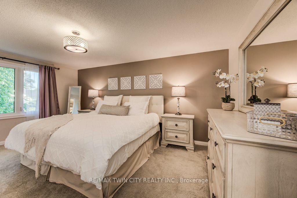 Photo 23 of 466 Kingsford Place, Waterloo — HOMEH