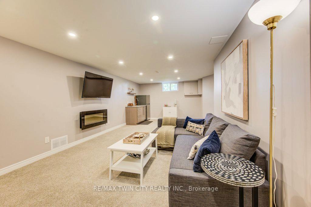 Photo 26 of 466 Kingsford Place, Waterloo — HOMEH