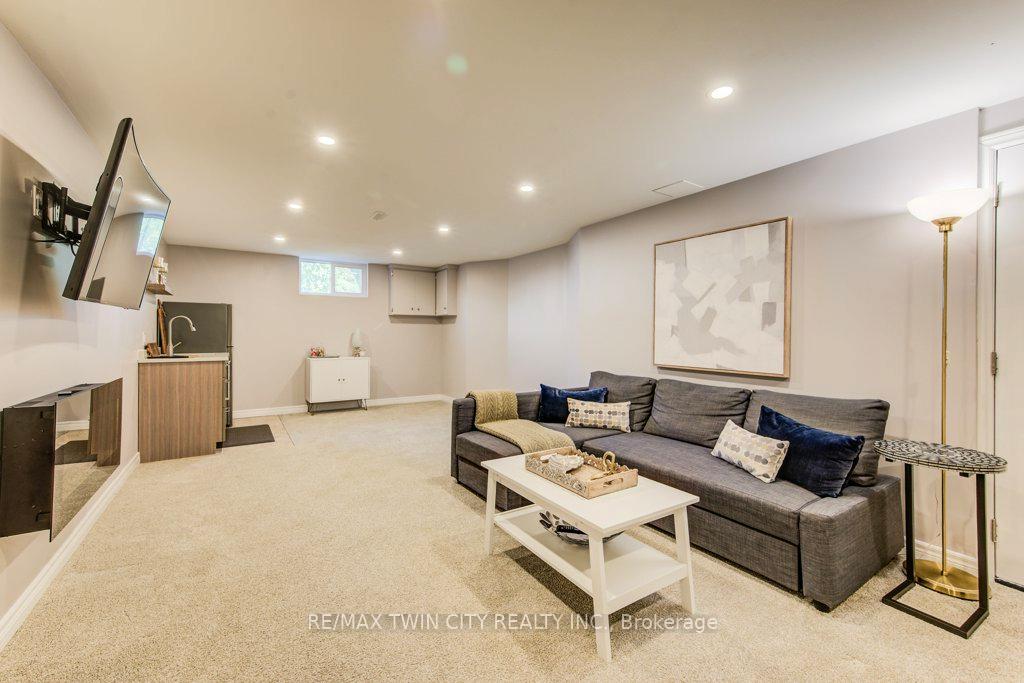 Photo 27 of 466 Kingsford Place, Waterloo — HOMEH
