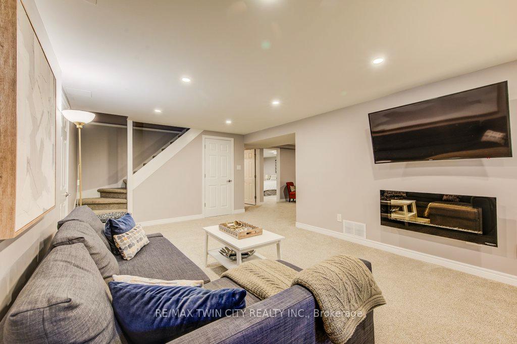 Photo 28 of 466 Kingsford Place, Waterloo — HOMEH