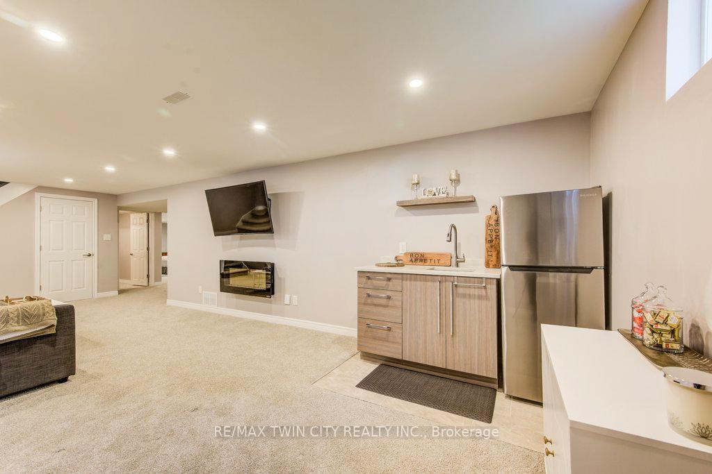 Photo 30 of 466 Kingsford Place, Waterloo — HOMEH