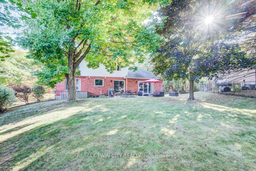 Photo 39 of 466 Kingsford Place, Waterloo — HOMEH