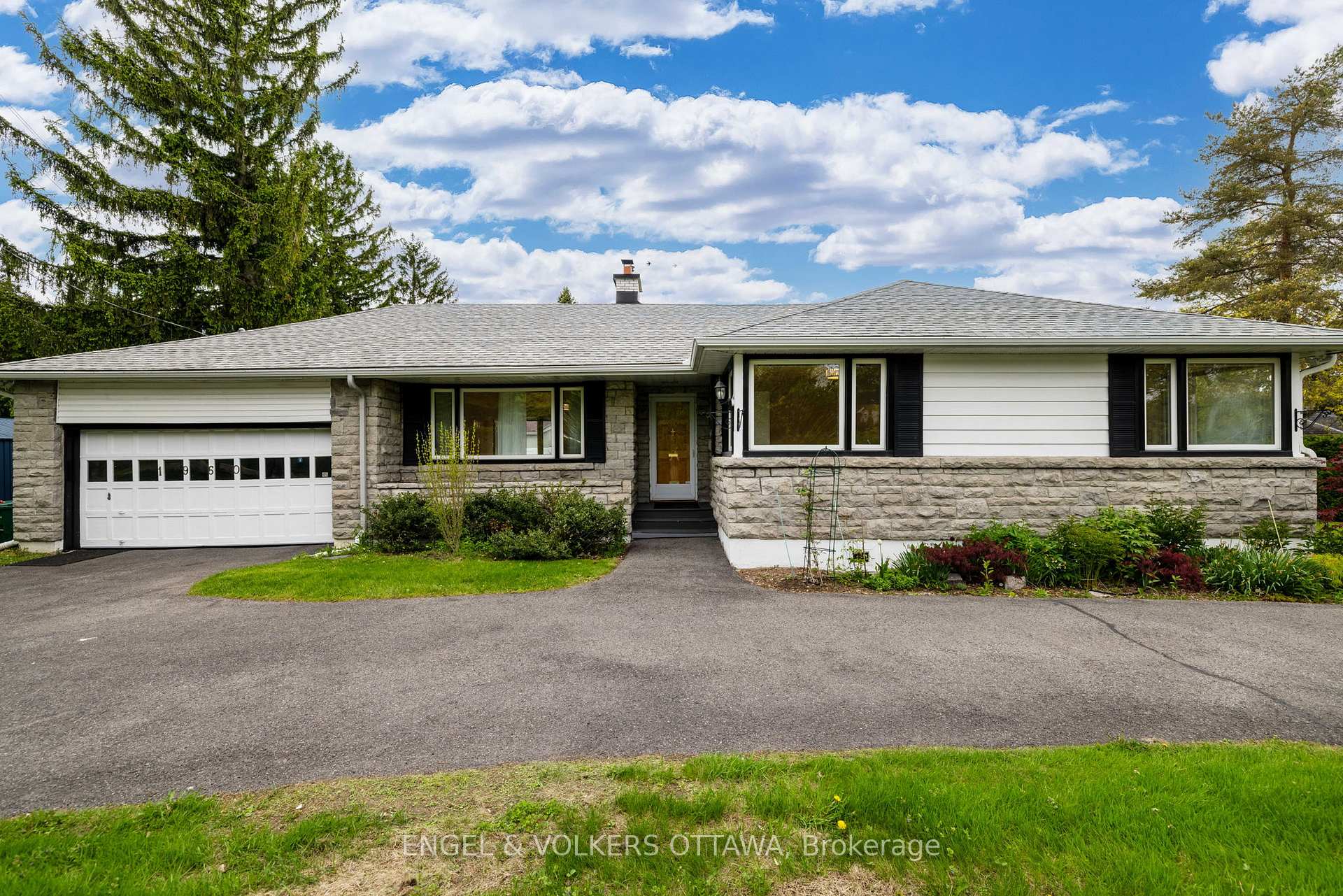 Front of 1960 Alta Vista Drive