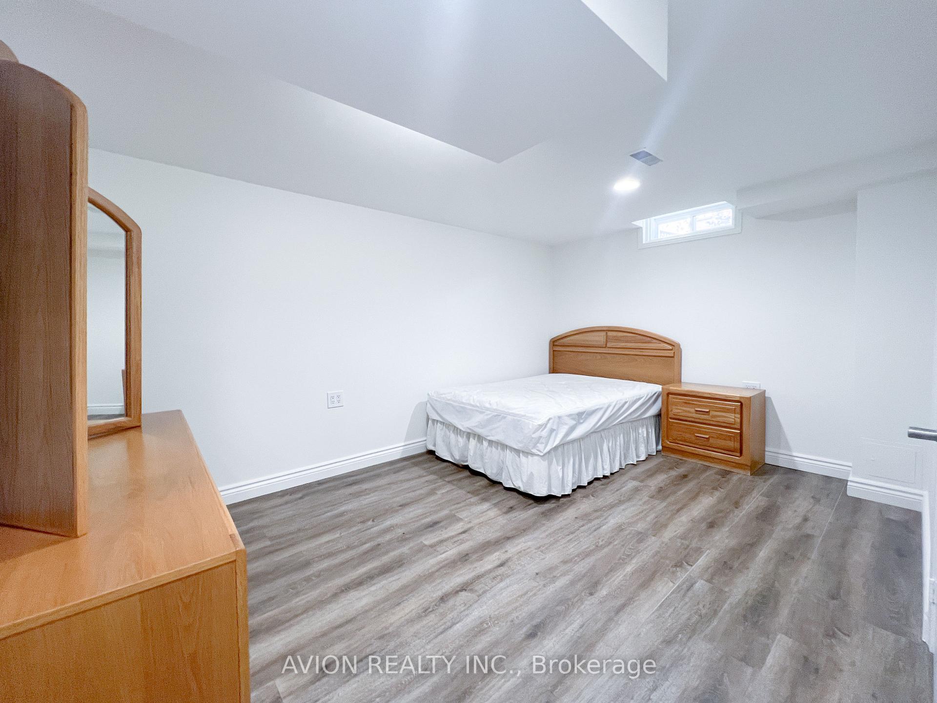 Photo 4 of Unit Lower, 48 Samuel Oster Avenue, Vaughan, Brownridge — HOMEH