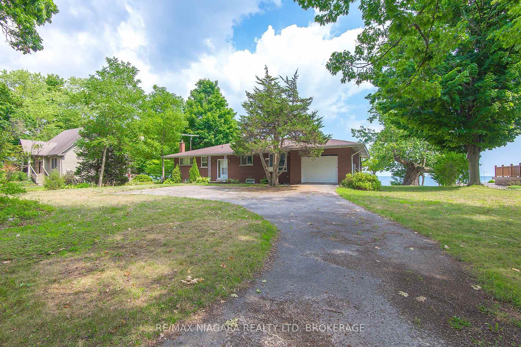Photo 1 of 12 Harbourview Road, Wainfleet, Lakeshore — HOMEH