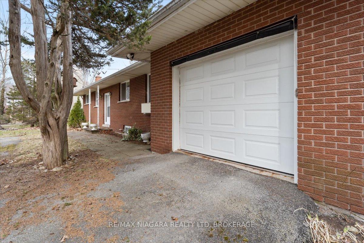 Photo 2 of 12 Harbourview Road, Wainfleet, Lakeshore — HOMEH