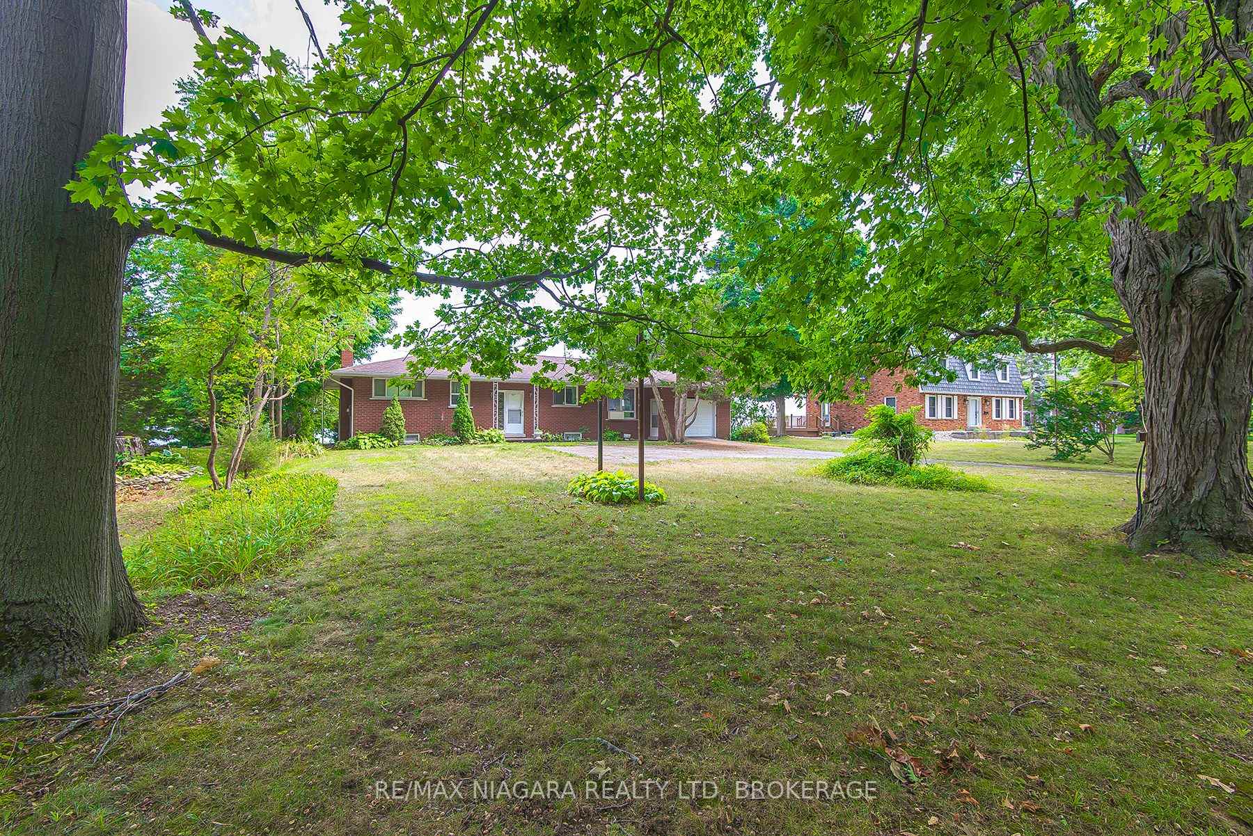 Photo 4 of 12 Harbourview Road, Wainfleet, Lakeshore — HOMEH