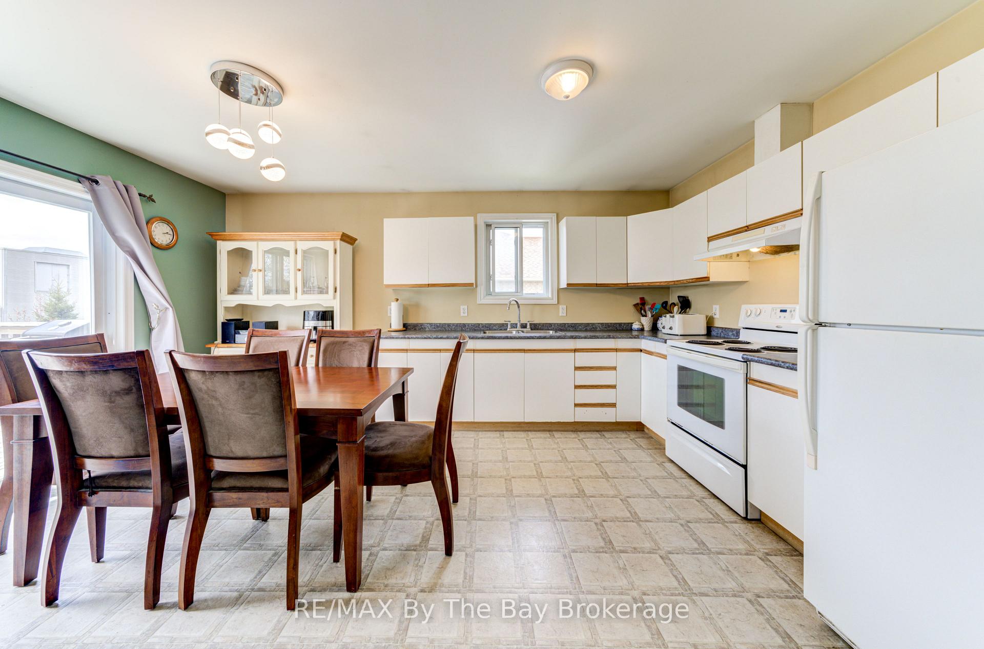 Photo 5 of 36A Meadowlark Boulevard, Wasaga Beach — HOMEH
