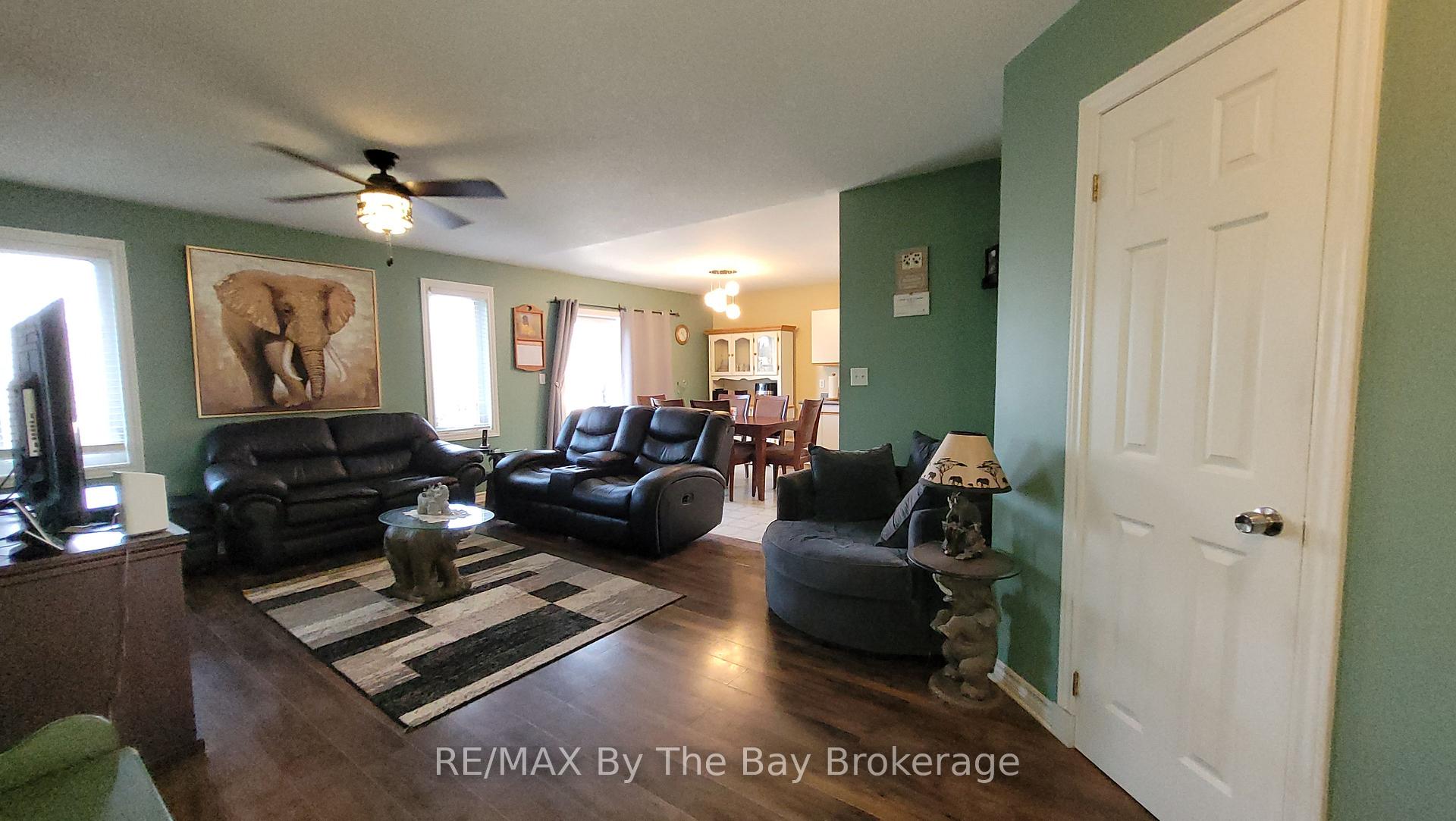 Photo 10 of 36A Meadowlark Boulevard, Wasaga Beach — HOMEH