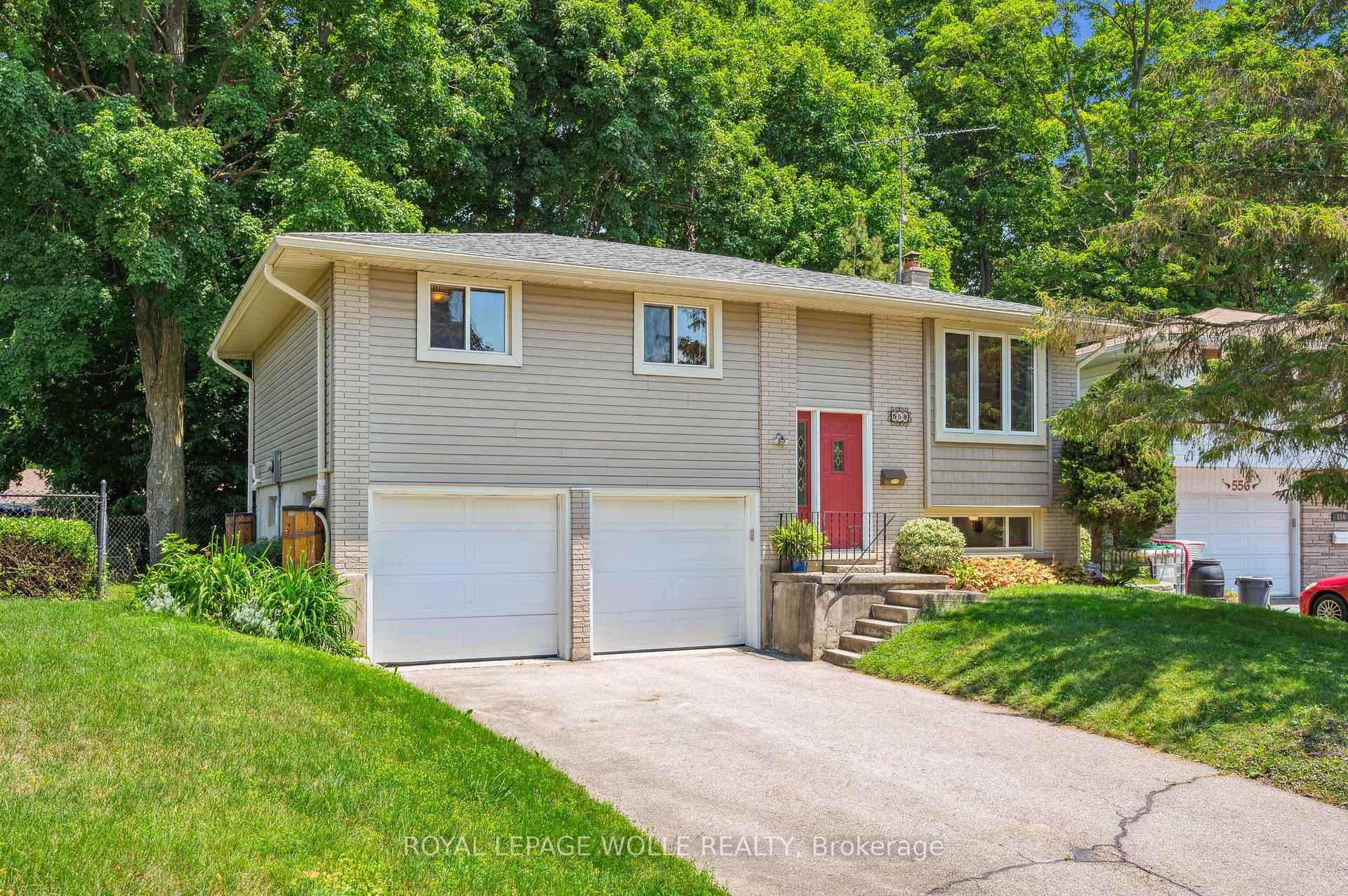 Photo 3 of 558 Elm Ridge Place, Waterloo — HOMEH