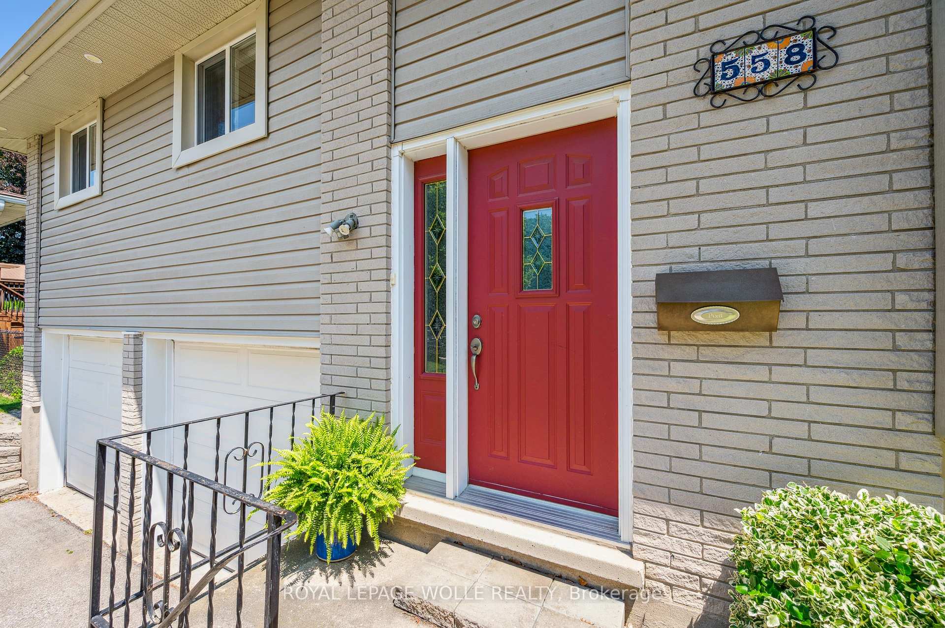 Photo 5 of 558 Elm Ridge Place, Waterloo — HOMEH