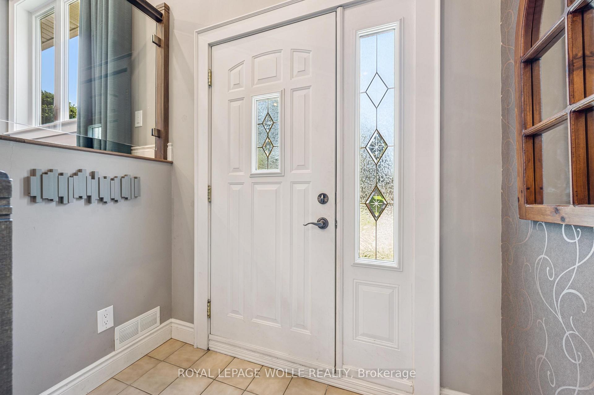 Photo 6 of 558 Elm Ridge Place, Waterloo — HOMEH