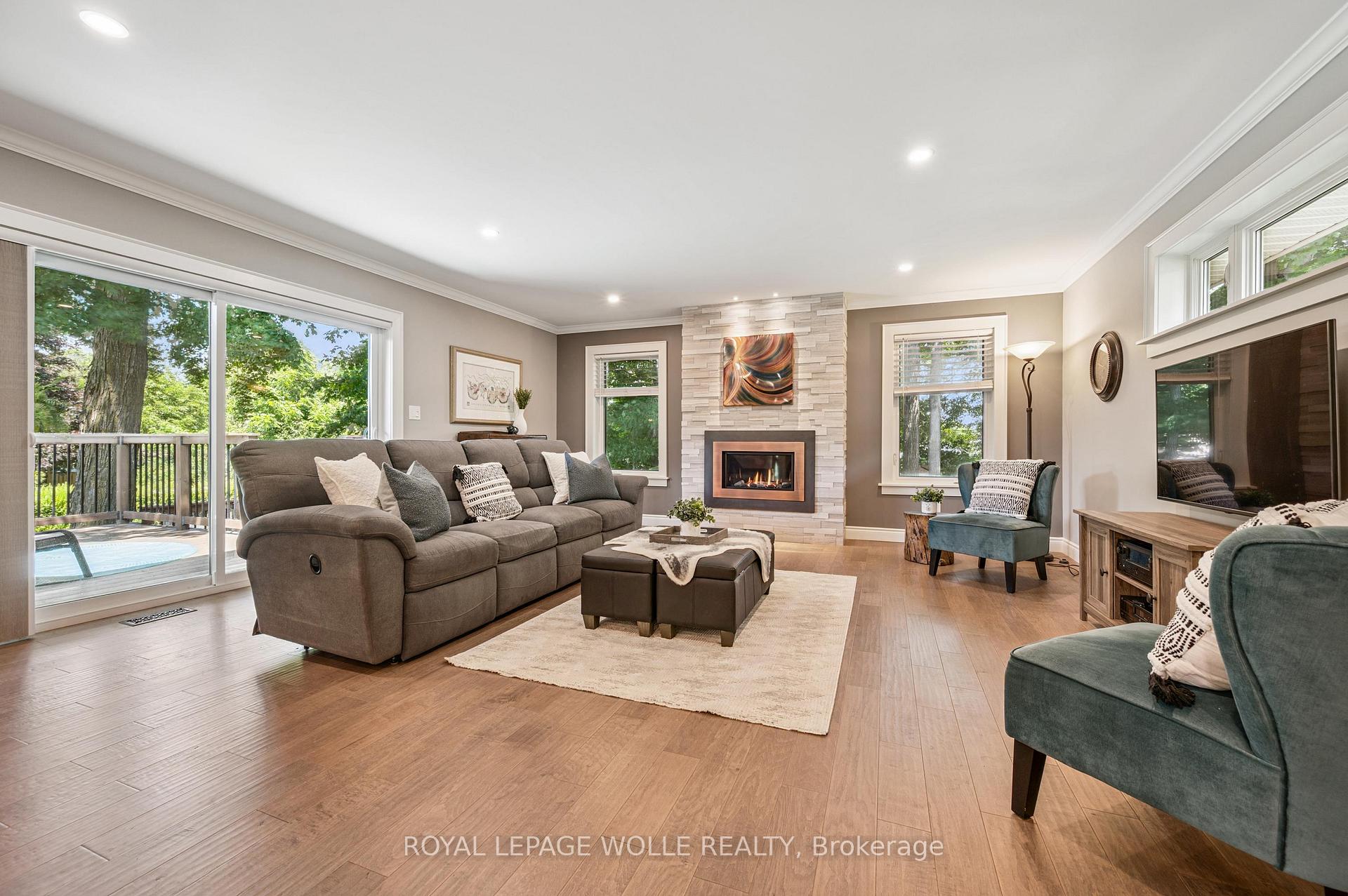 Photo 15 of 558 Elm Ridge Place, Waterloo — HOMEH