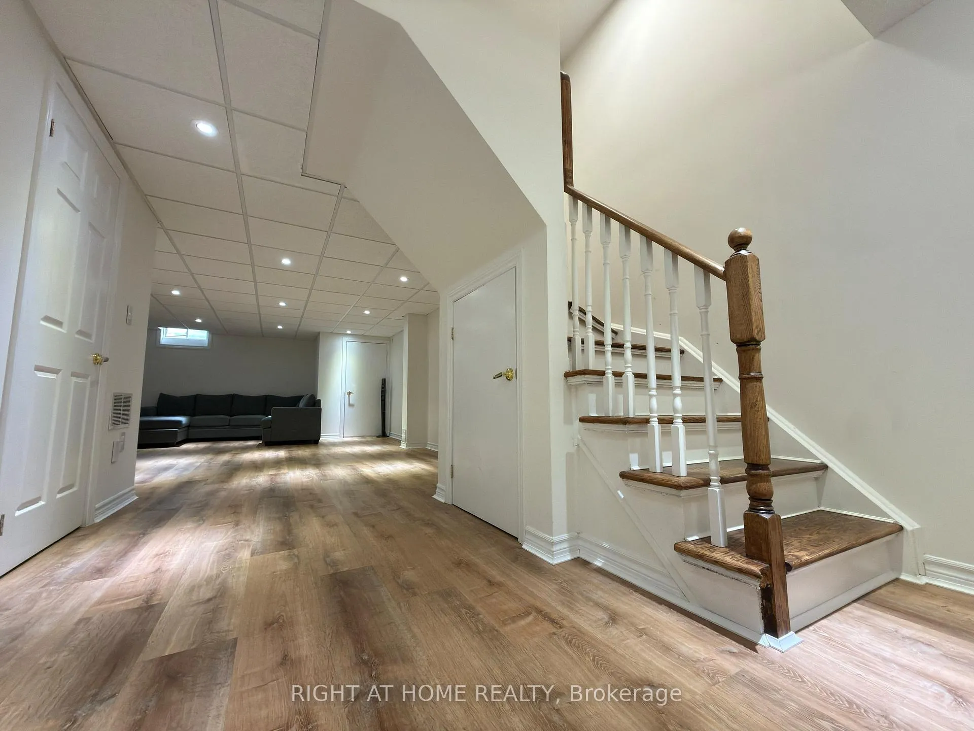 Photo 2 of 3 Bellagio Crescent, Vaughan, Patterson — HOMEH