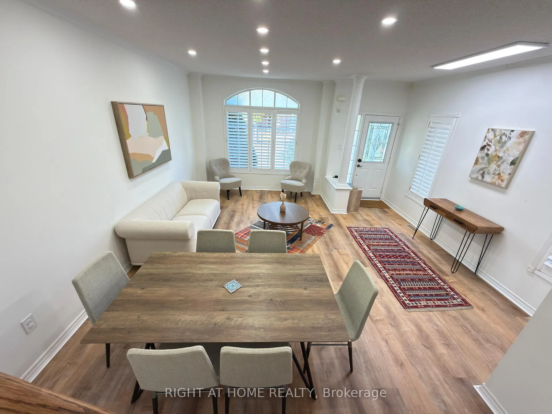 Photo 6 of 3 Bellagio Crescent, Vaughan, Patterson — HOMEH