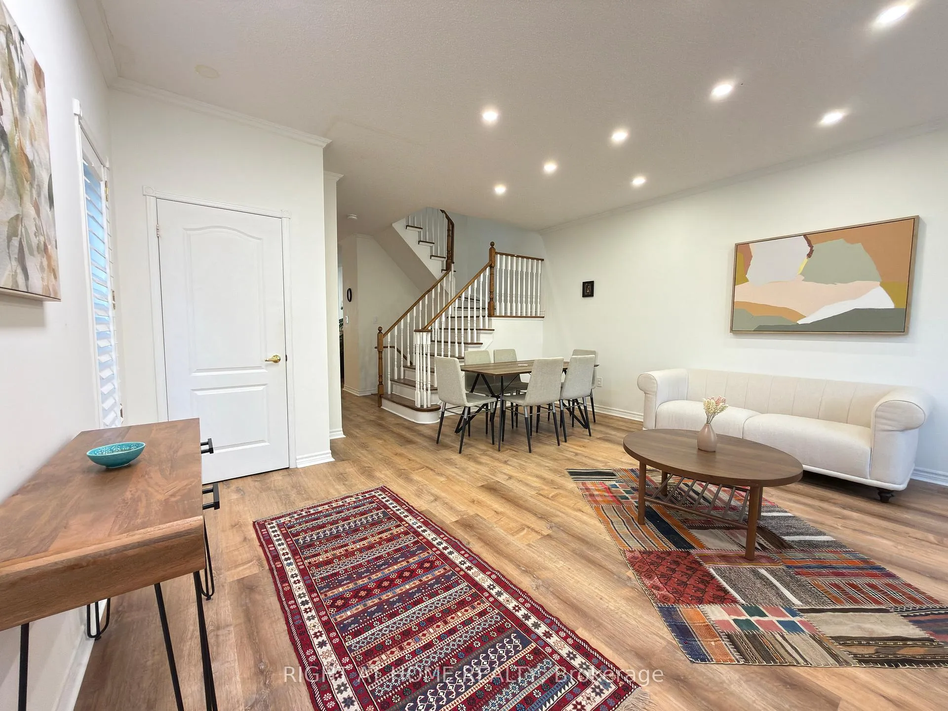 Photo 7 of 3 Bellagio Crescent, Vaughan, Patterson — HOMEH