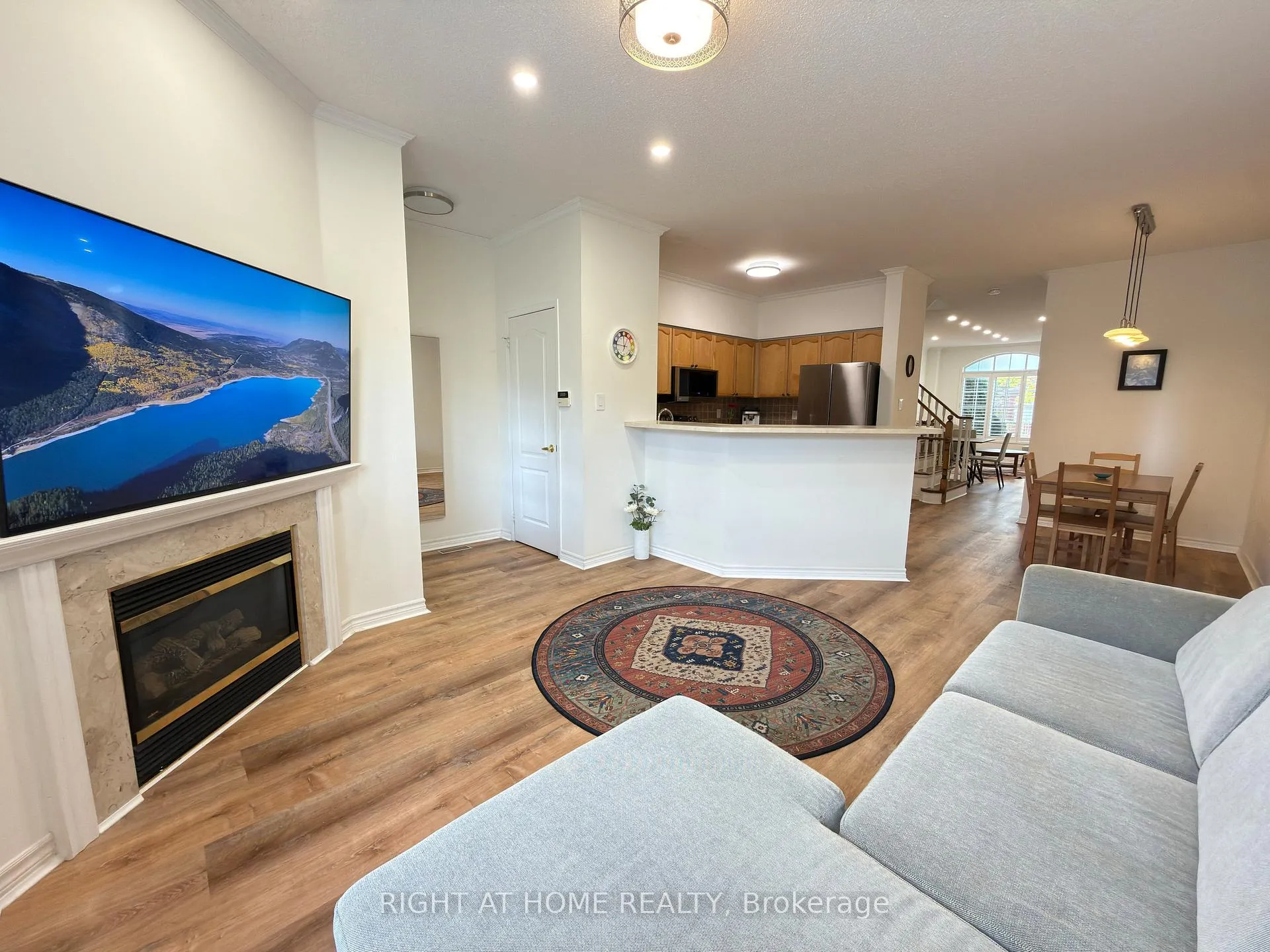 Photo 12 of 3 Bellagio Crescent, Vaughan, Patterson — HOMEH