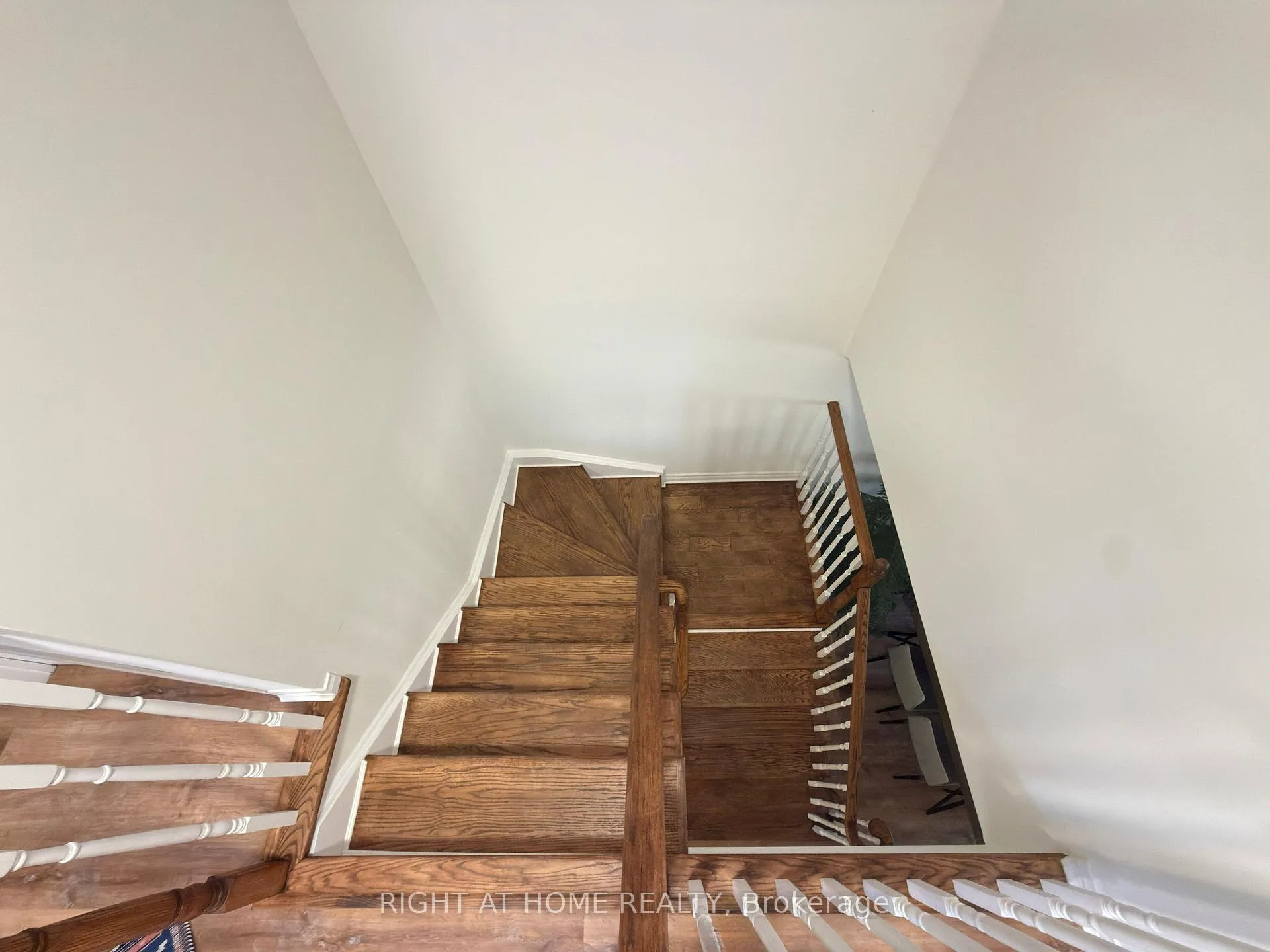 Photo 17 of 3 Bellagio Crescent, Vaughan, Patterson — HOMEH