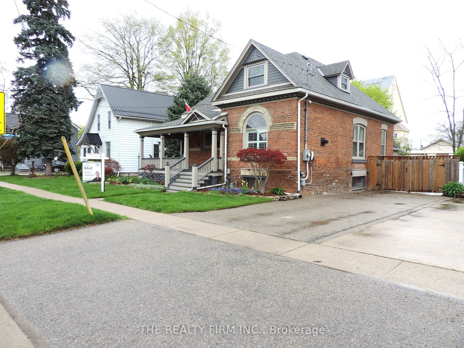 Photo 5 of 11 South Street E, Aylmer — HOMEH