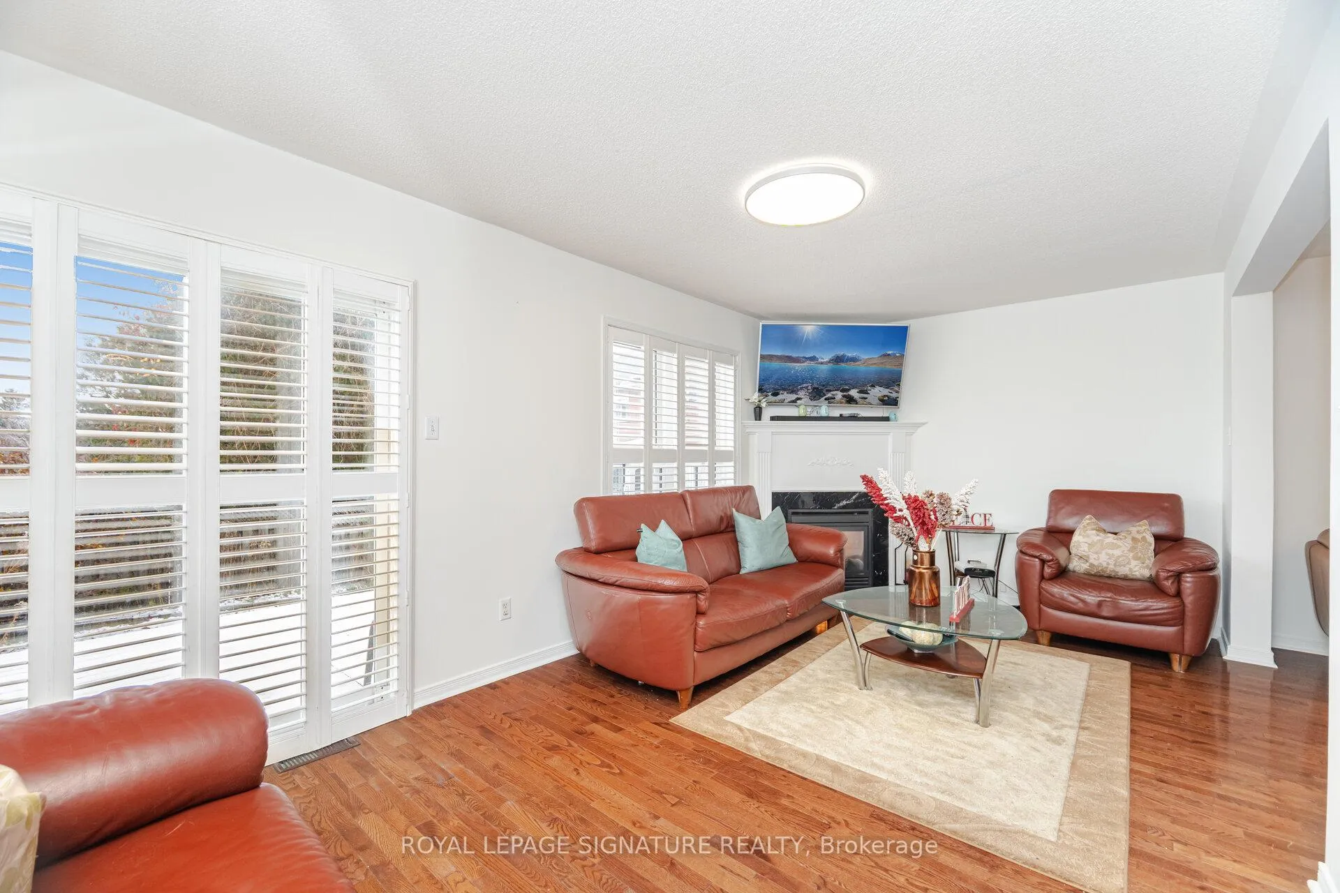 Photo 11 of 184 Lindenshire Avenue, Vaughan, Maple — HOMEH