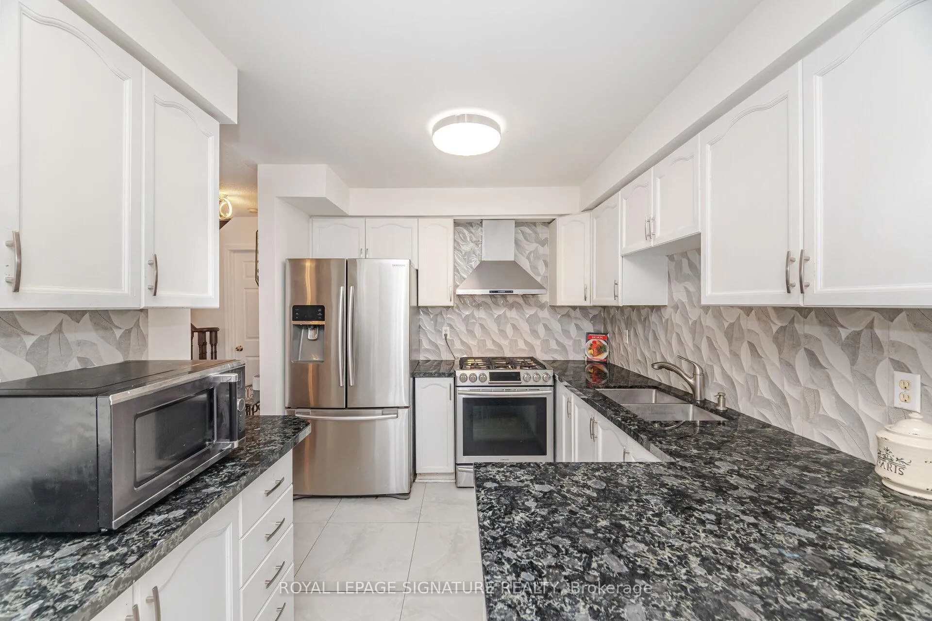Photo 17 of 184 Lindenshire Avenue, Vaughan, Maple — HOMEH