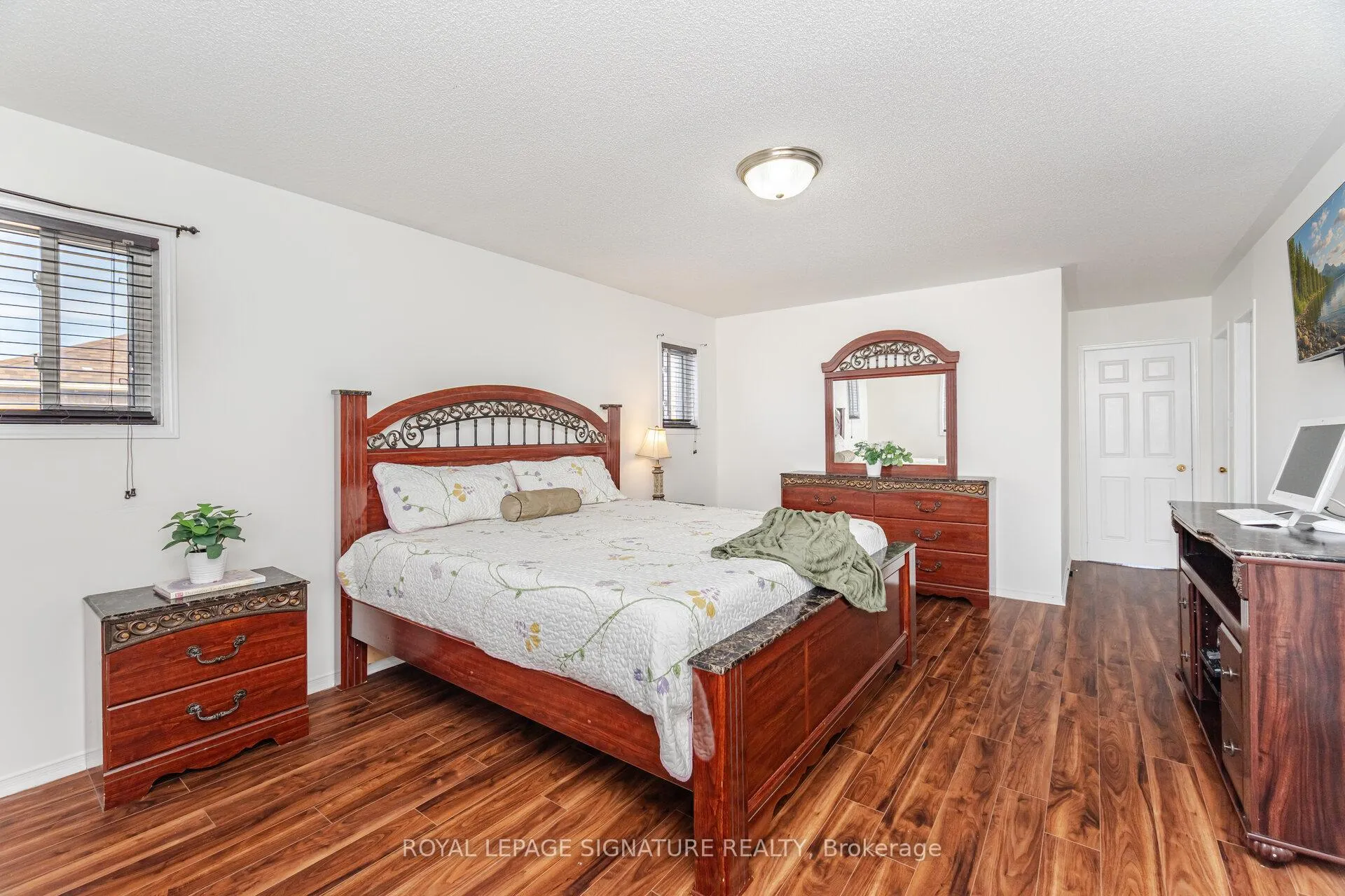 Photo 24 of 184 Lindenshire Avenue, Vaughan, Maple — HOMEH