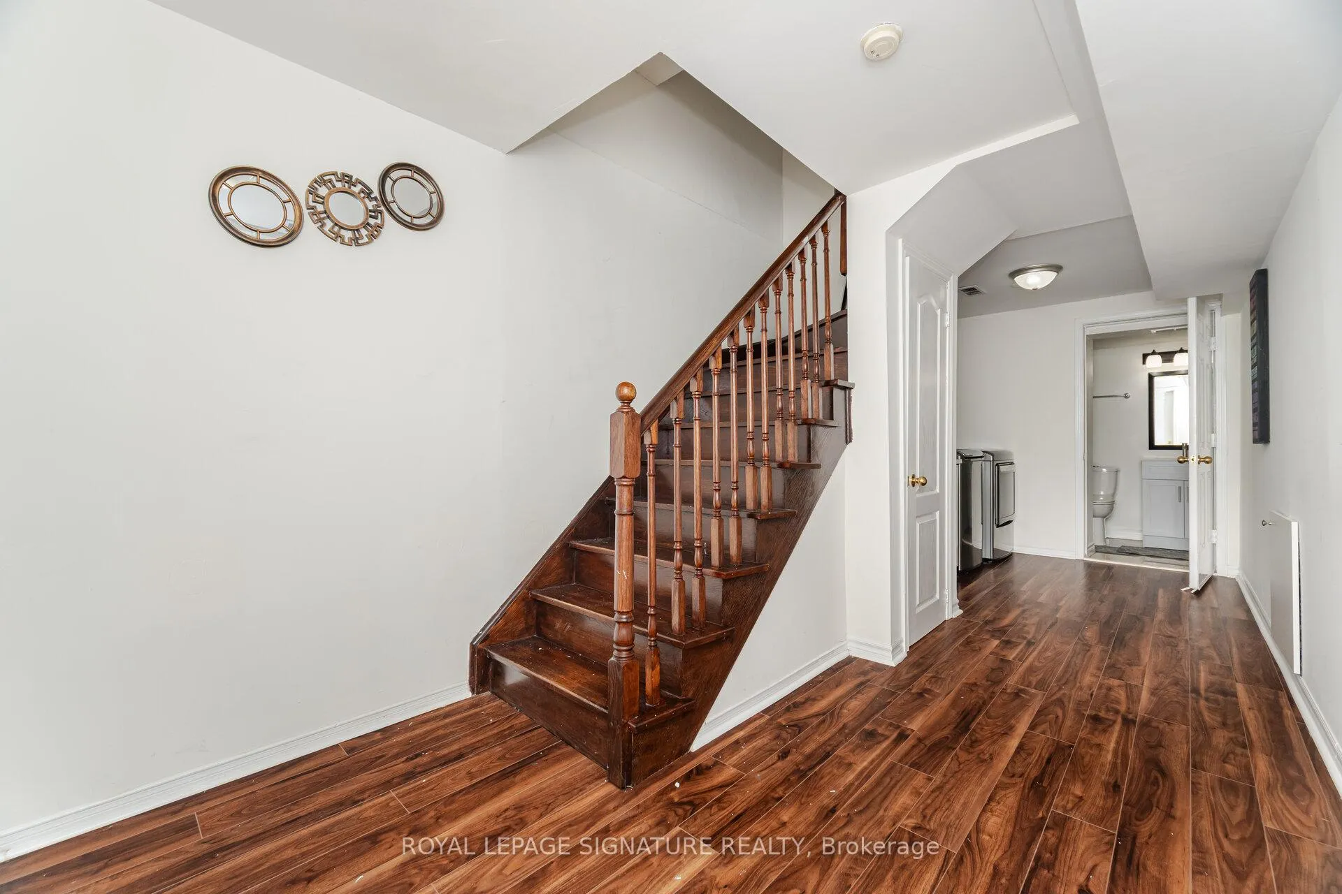 Photo 35 of 184 Lindenshire Avenue, Vaughan, Maple — HOMEH