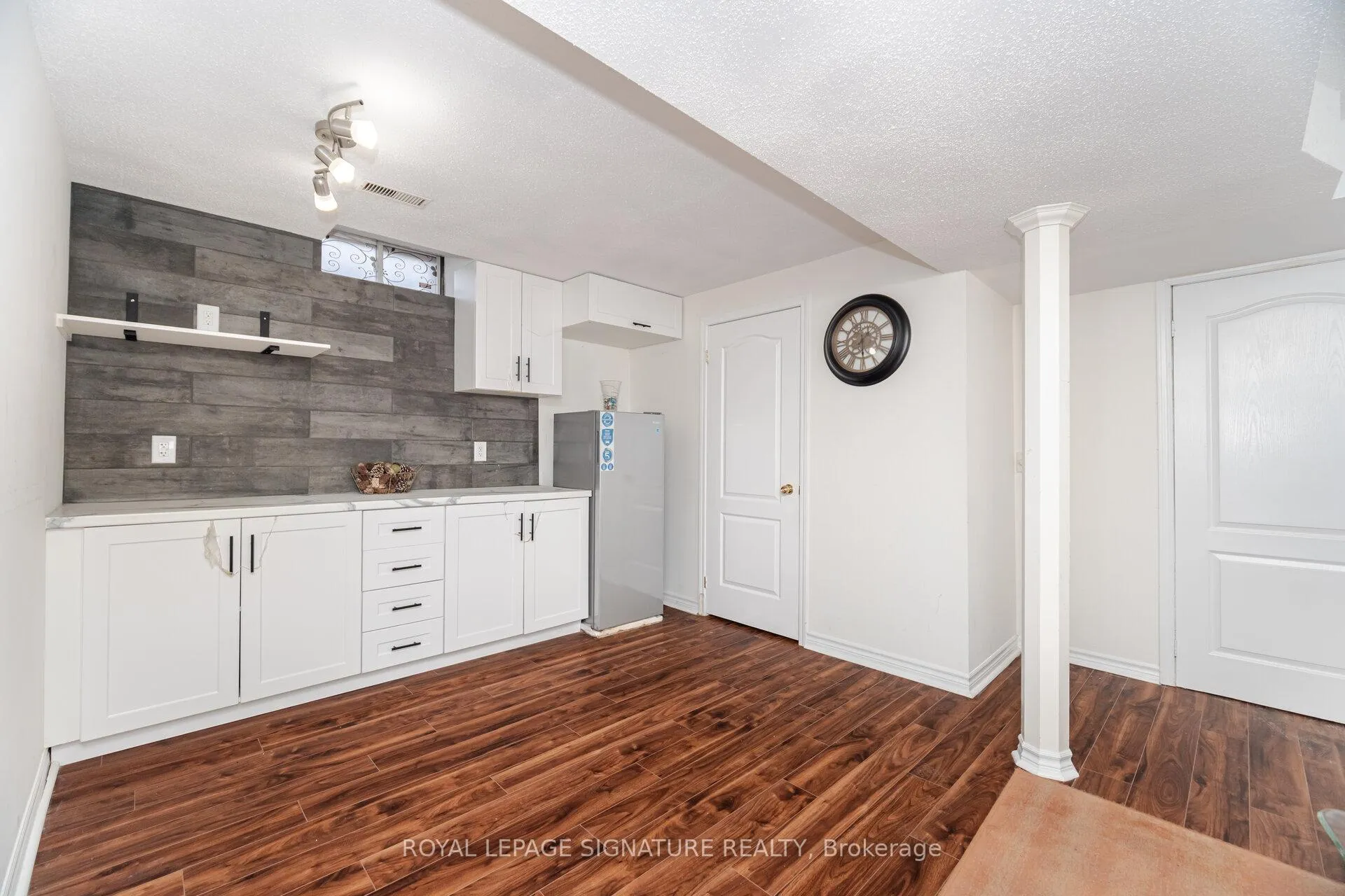 Photo 36 of 184 Lindenshire Avenue, Vaughan, Maple — HOMEH