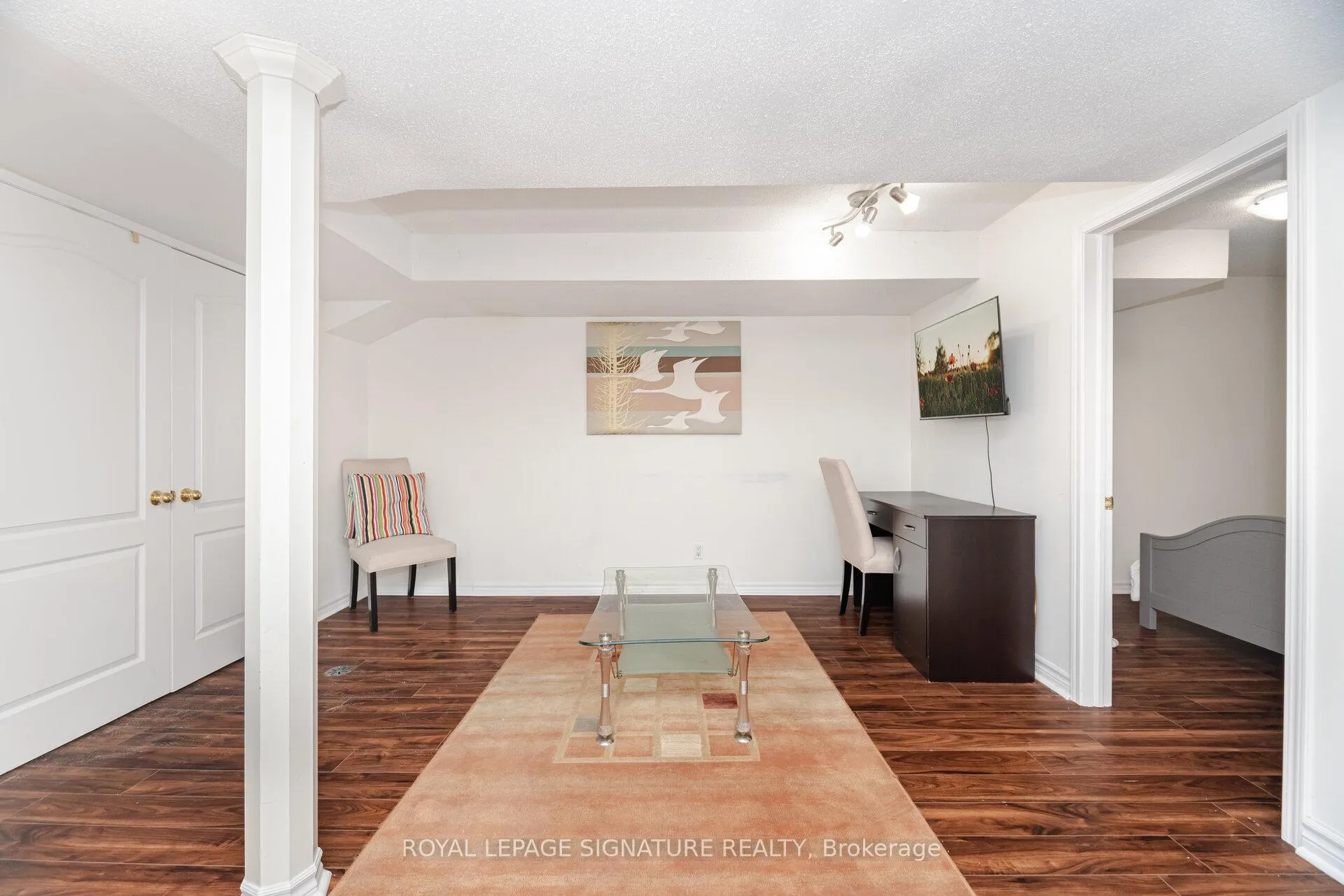 Photo 39 of 184 Lindenshire Avenue, Vaughan, Maple — HOMEH