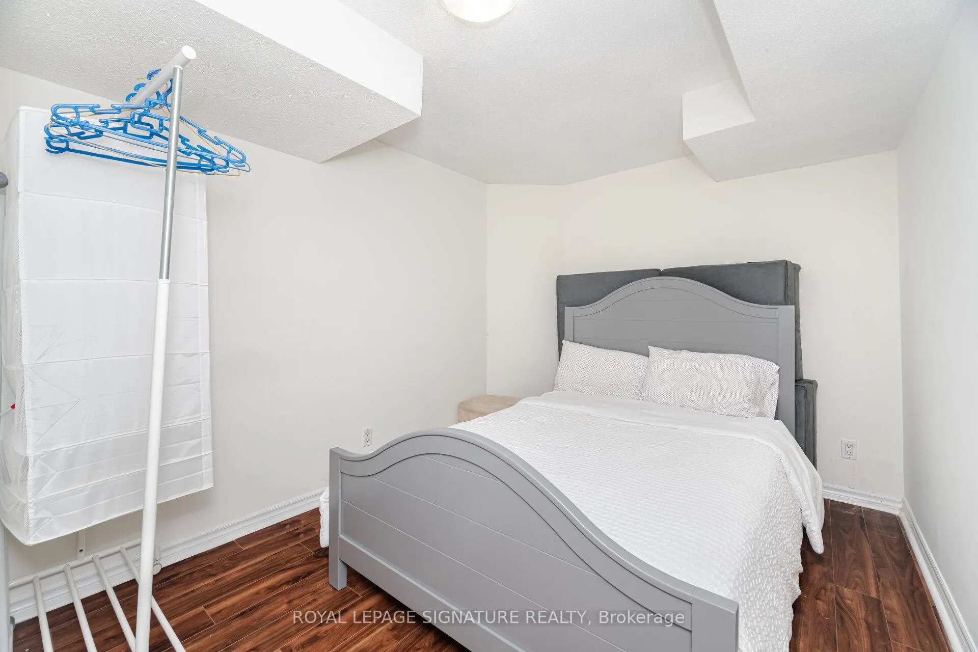 Photo 42 of 184 Lindenshire Avenue, Vaughan, Maple — HOMEH