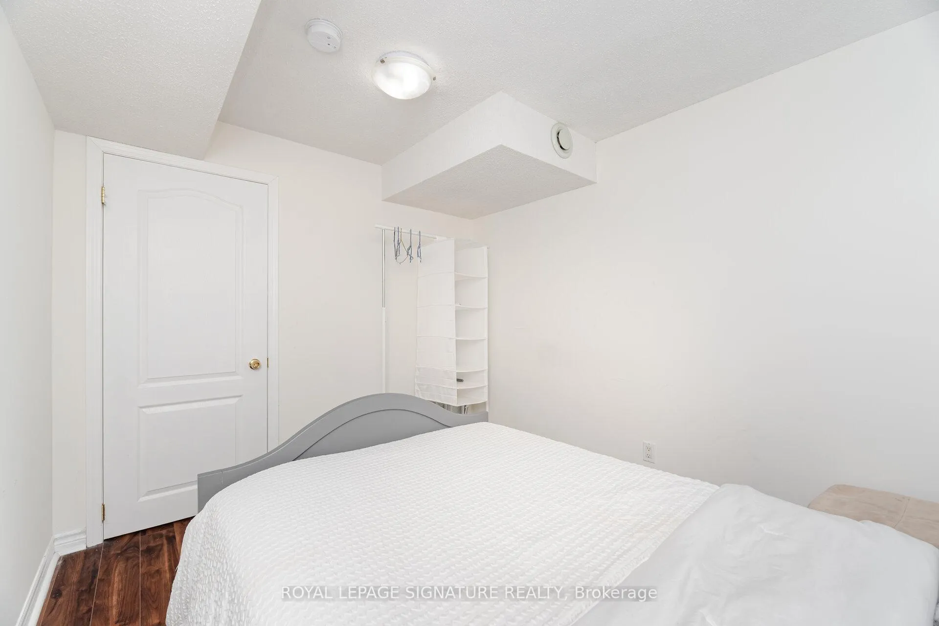 Photo 43 of 184 Lindenshire Avenue, Vaughan, Maple — HOMEH