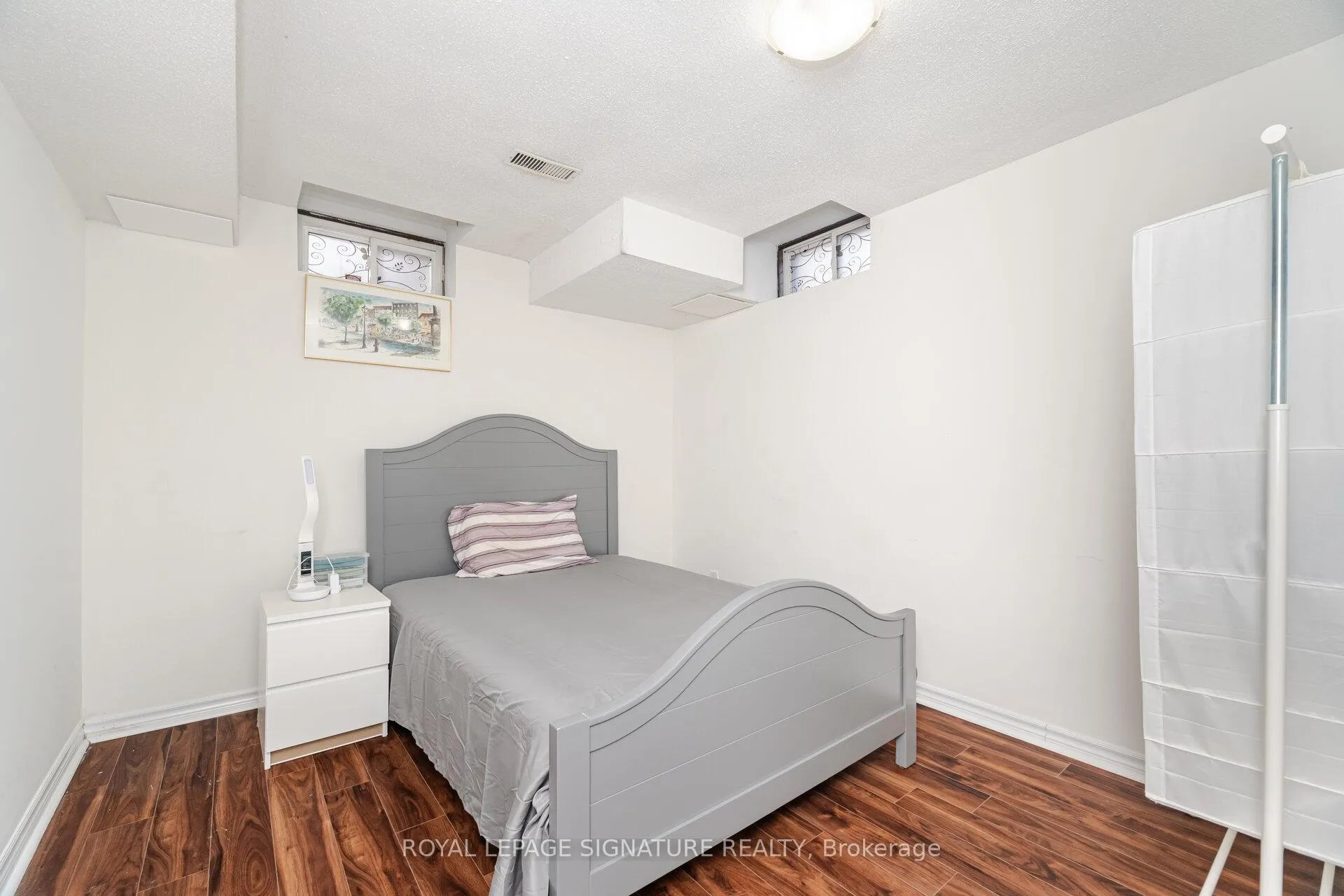 Photo 44 of 184 Lindenshire Avenue, Vaughan, Maple — HOMEH