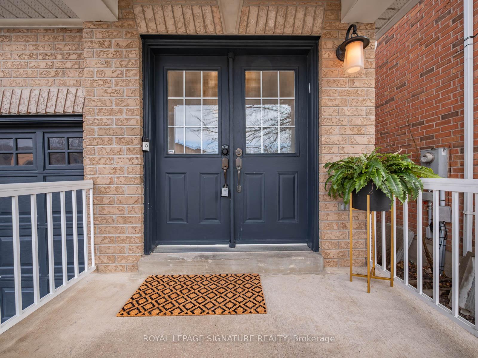 Photo 2 of 277 Bathurst Glen Drive, Vaughan, Patterson — HOMEH
